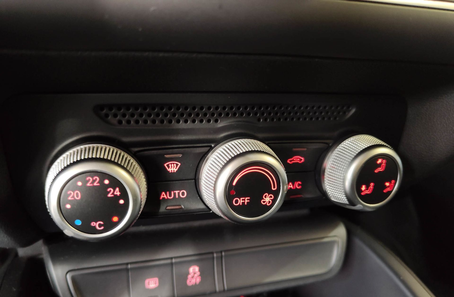 Audi A1 Adrenalin 1.6 TDI - foto 24