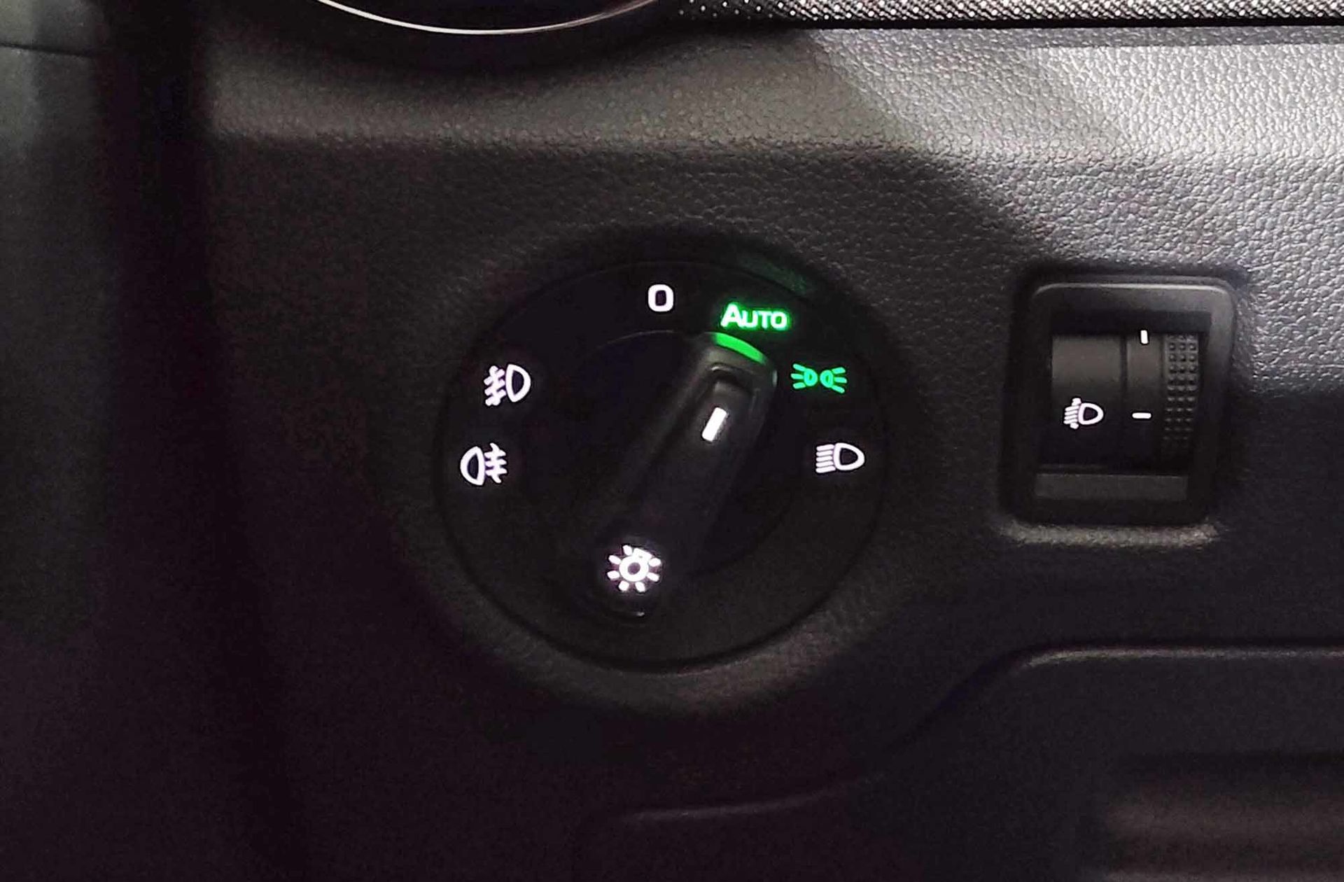 Škoda Fabia 1.0 TSI Selection - foto 20