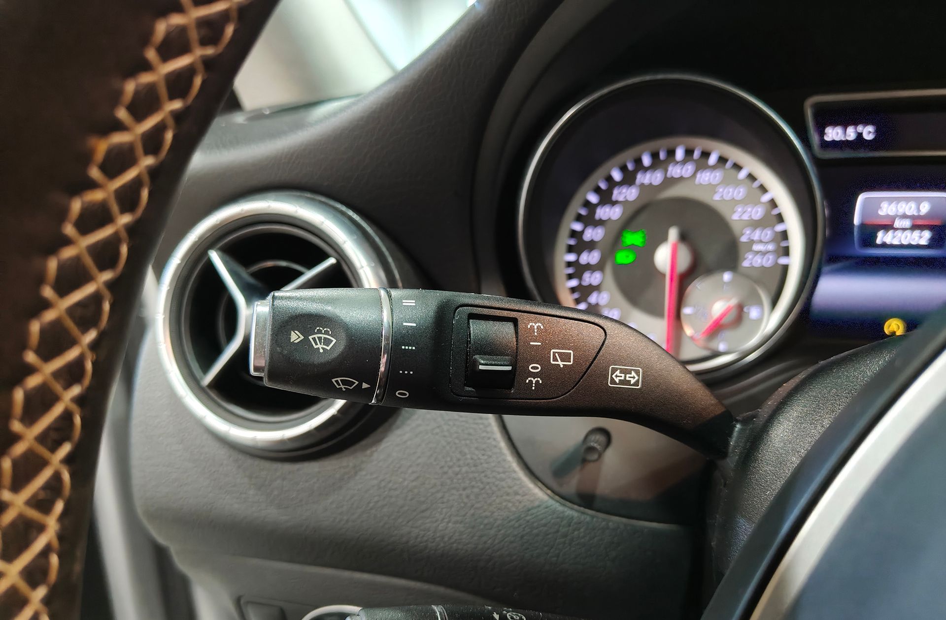Mercedes-Benz CLA Shooting Brake CLA 200 d AMG Line - foto 21