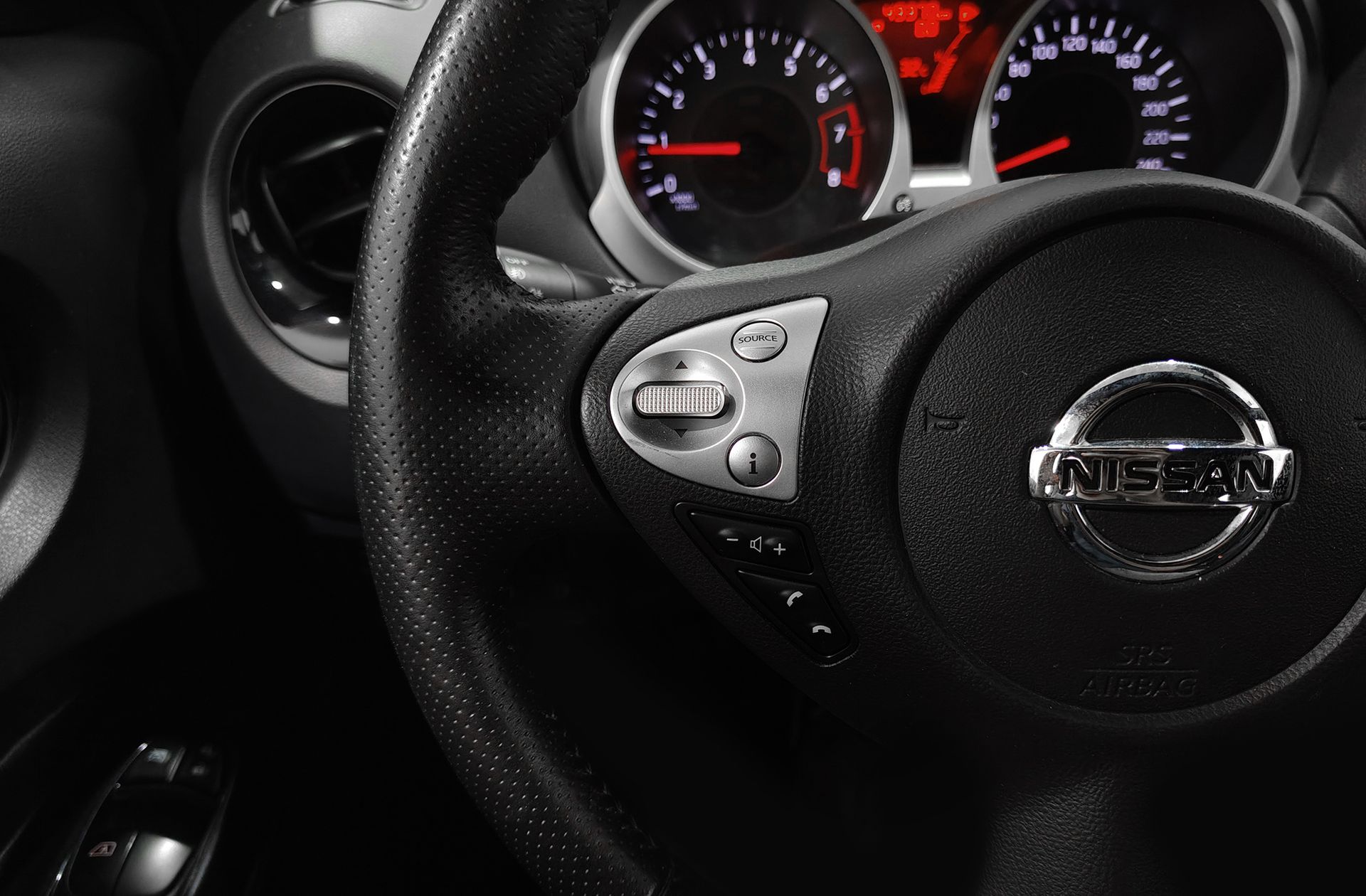 Nissan Juke 1.2 DIG-T N-Connecta - foto 27