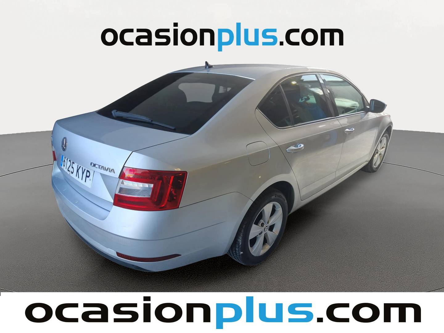 Foto trasera Skoda Octavia Skoda Octavia 1.6 TDI (115CV) Like derecha
