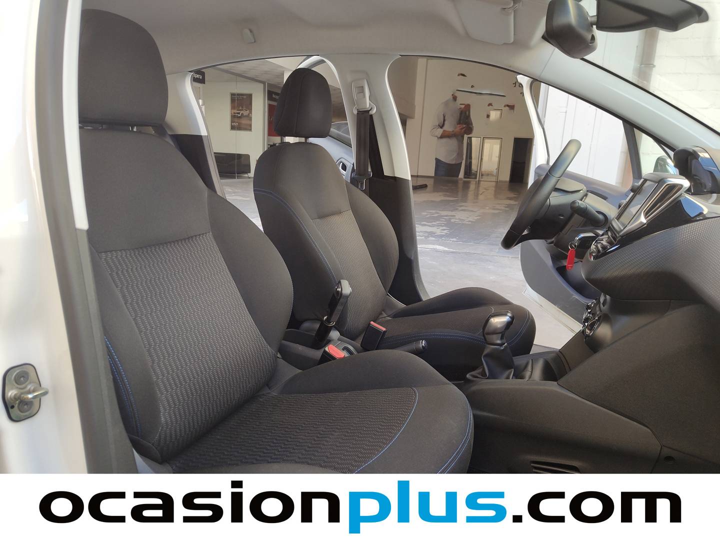 Peugeot 208 Peugeot 208 PureTech Signature (82 CV) barato