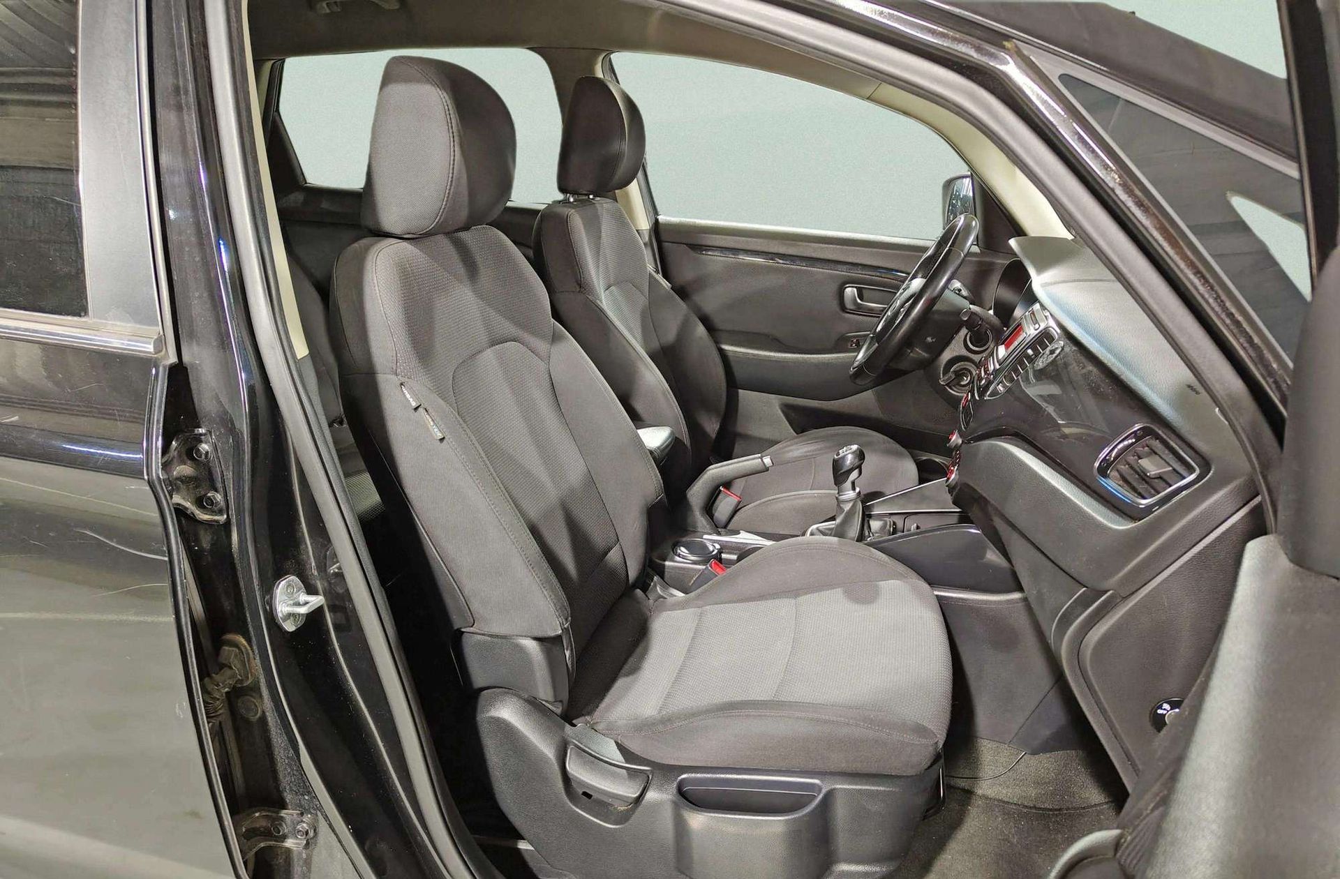 Kia Carens 1.7 CRDi VGT Drive - foto 13