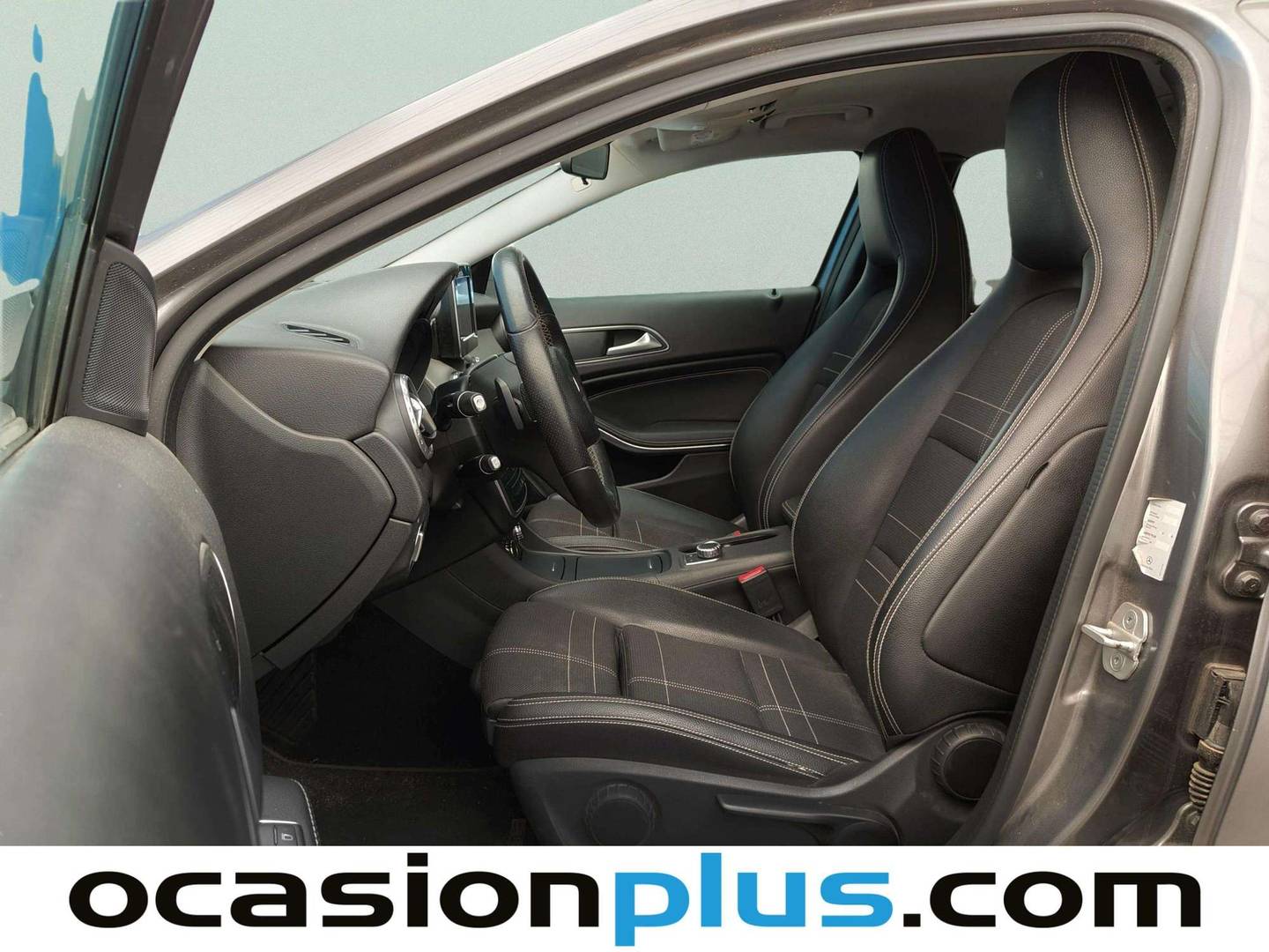 Foto asientos delanteros Mercedes GLA Mercedes GLA GLA 200 d Urban (136 CV)