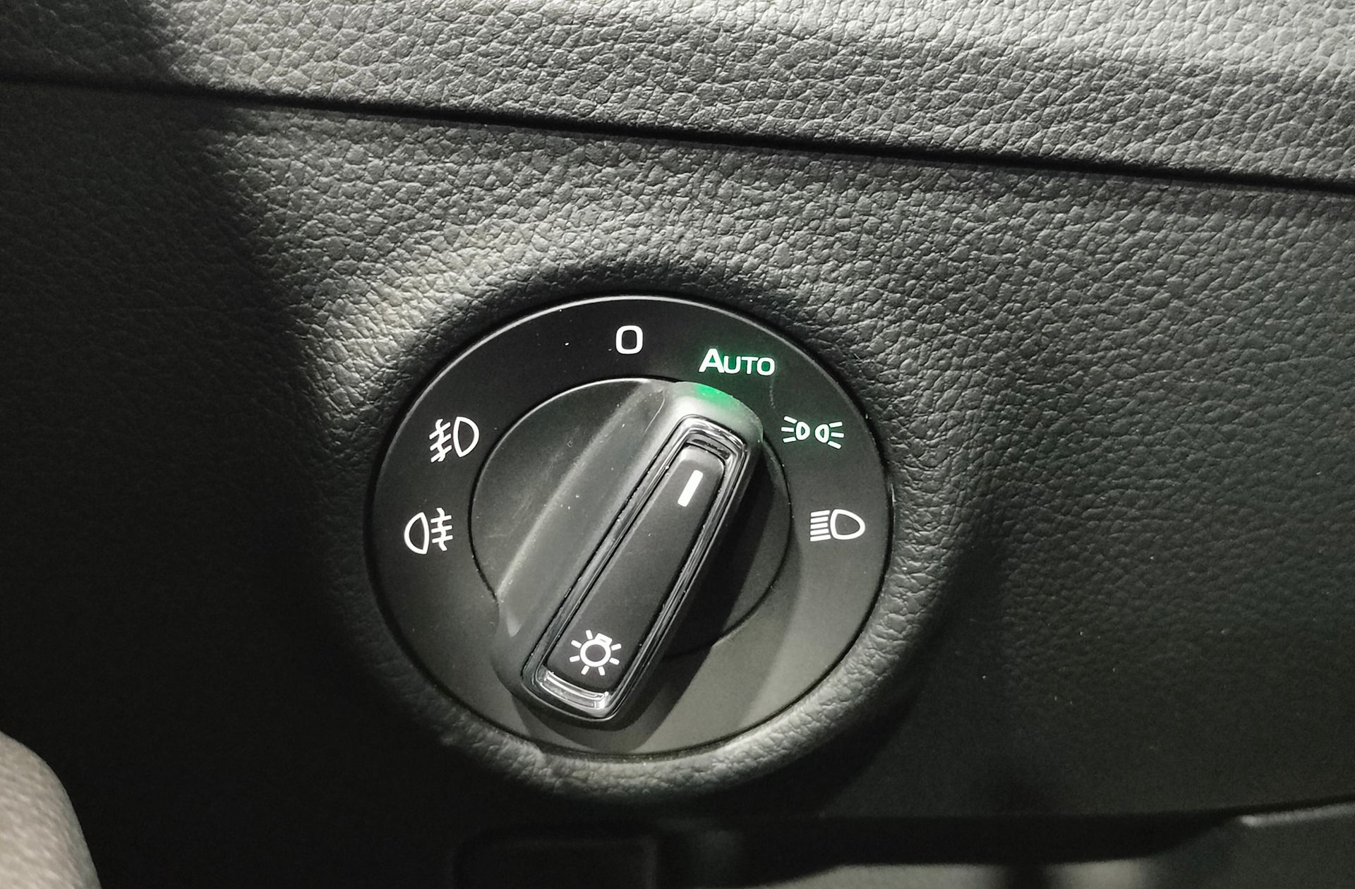 Škoda Superb 1.4 TSI Ambition - foto 24
