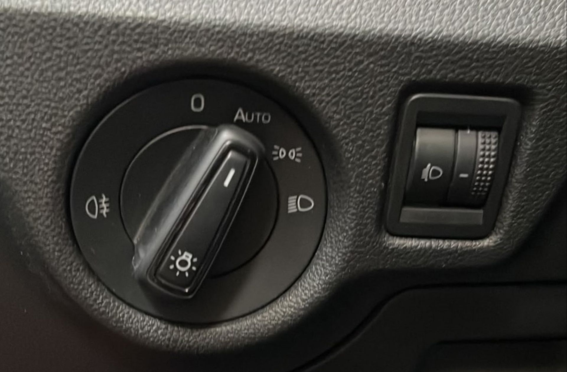 Škoda Kamiq 1.0 TSI Ambition - foto 28