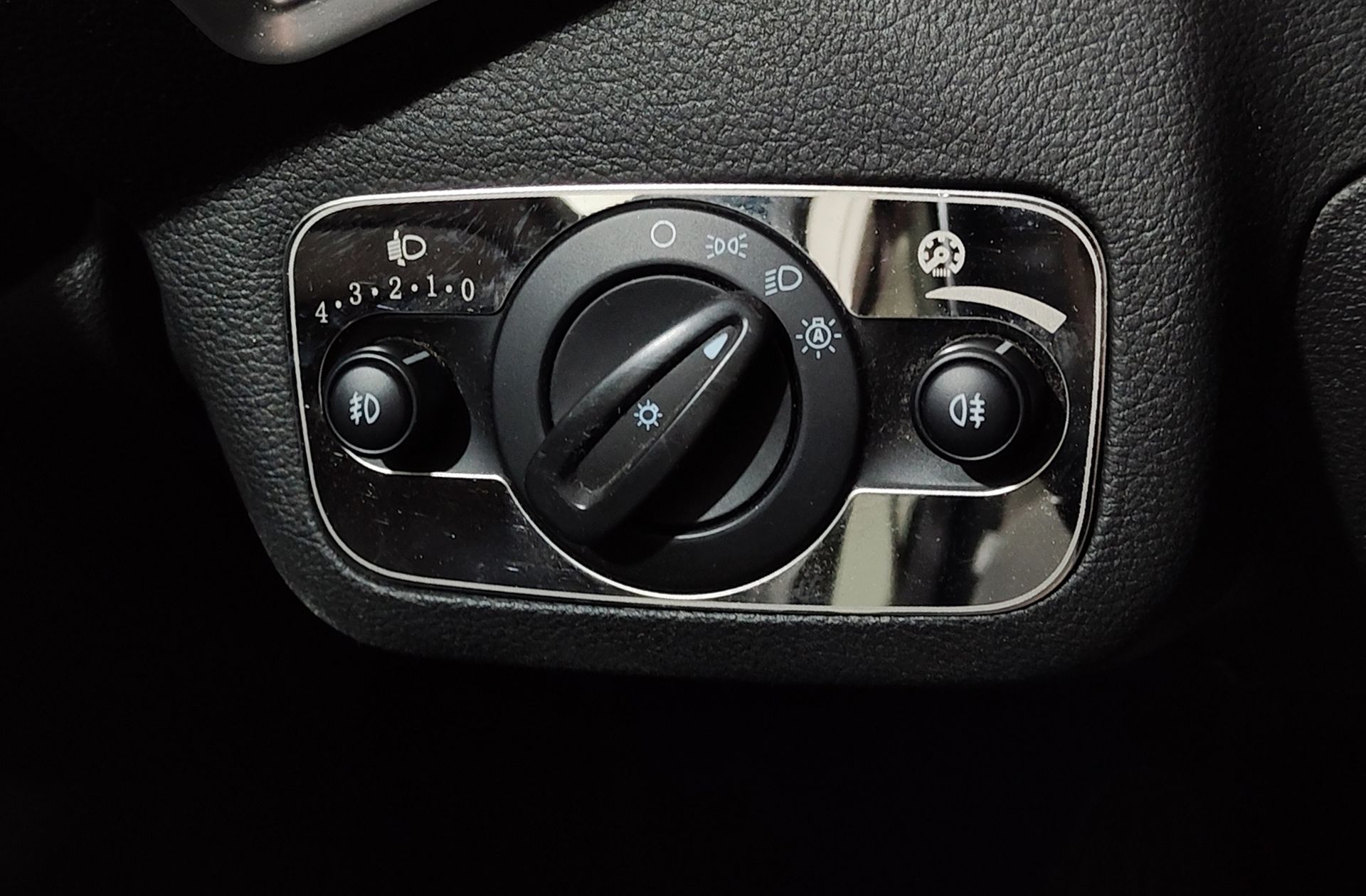 Ford Kuga 1.5 EcoBoost Trend 4x2 - foto 33