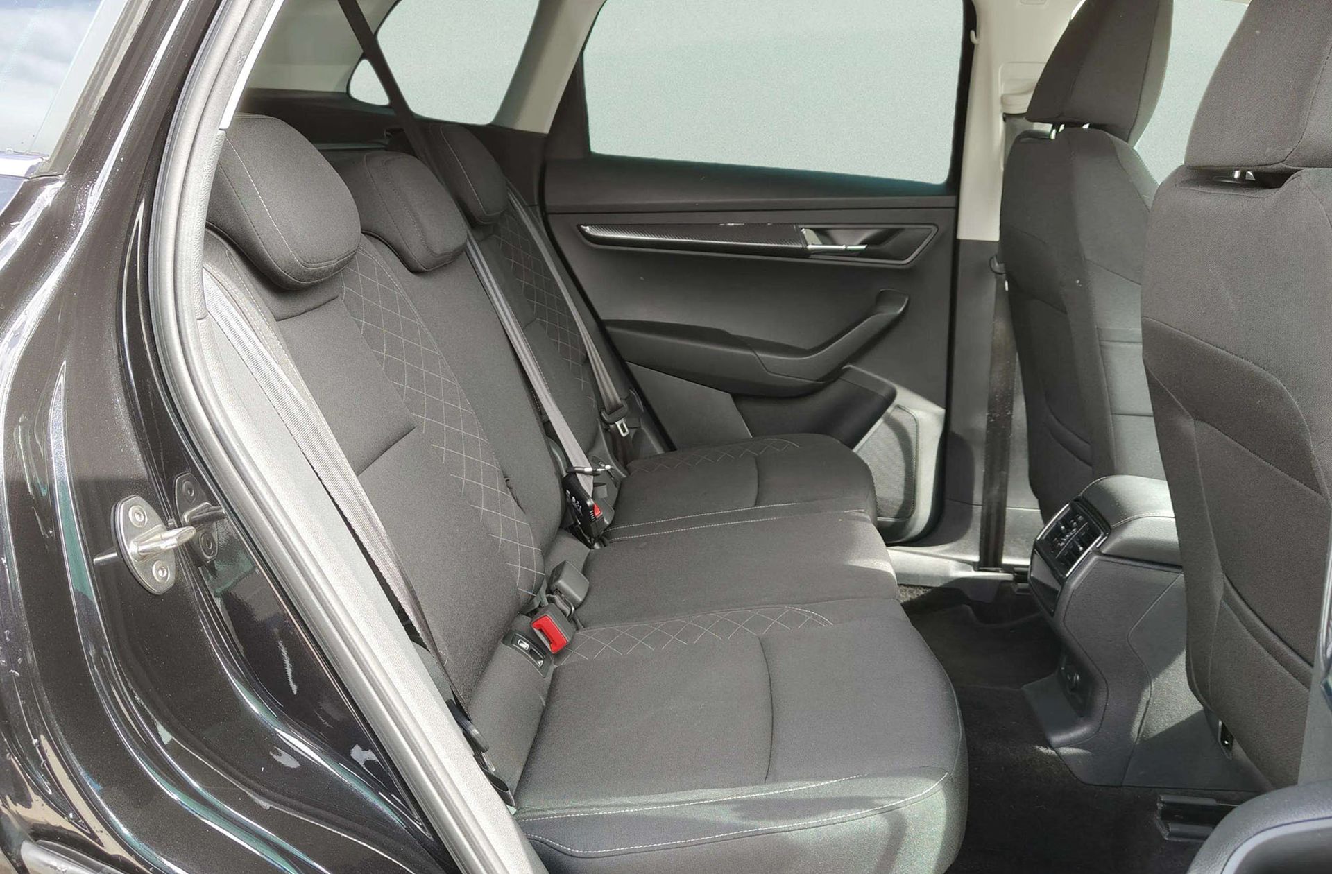 Škoda Karoq 1.6 TDI Ambition - foto 20