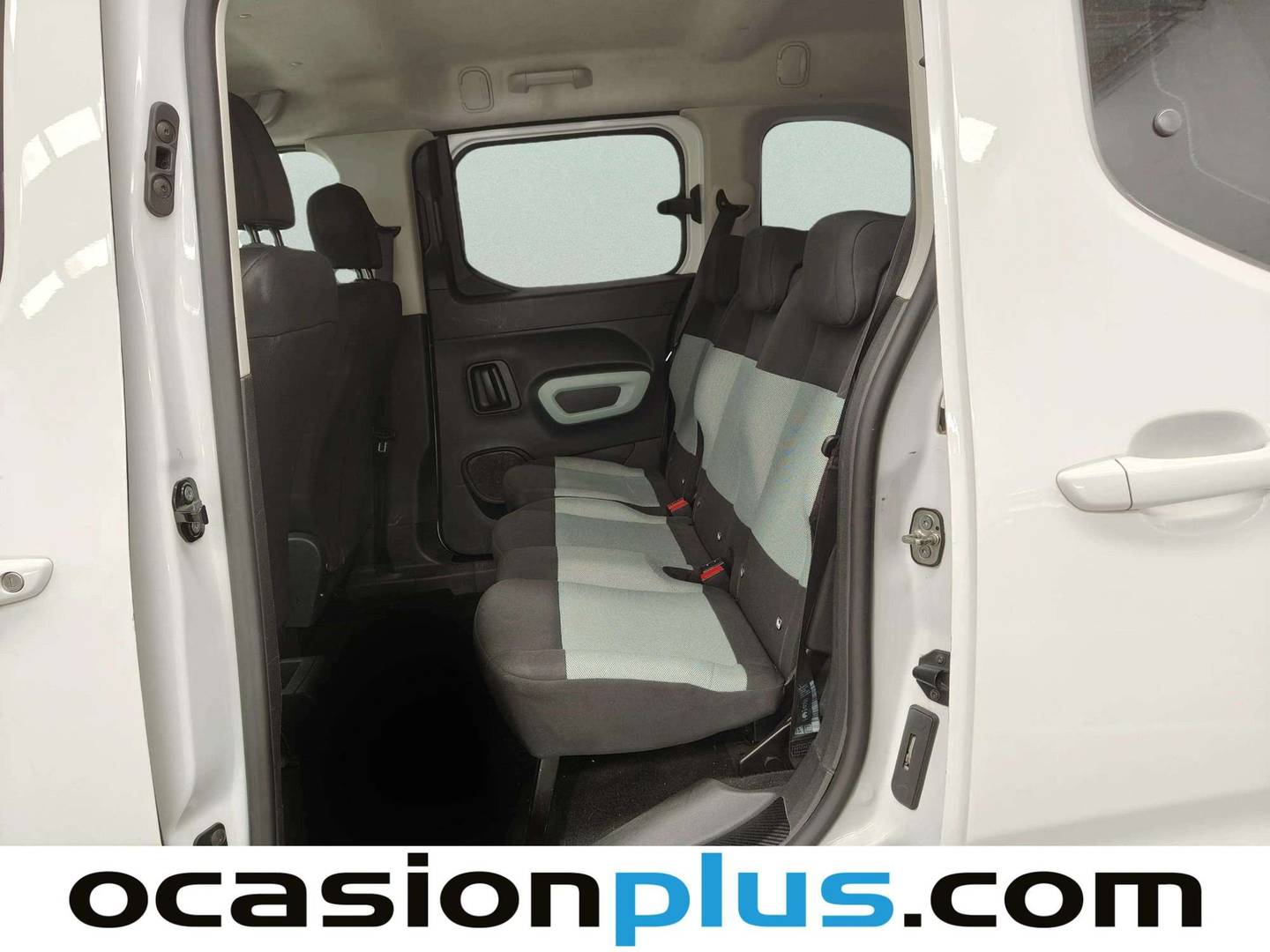 Foto asientos traseros Citroën Berlingo Citroën Berlingo Combi BlueHDi 100 S&S Talla M 100 Años (102 CV)