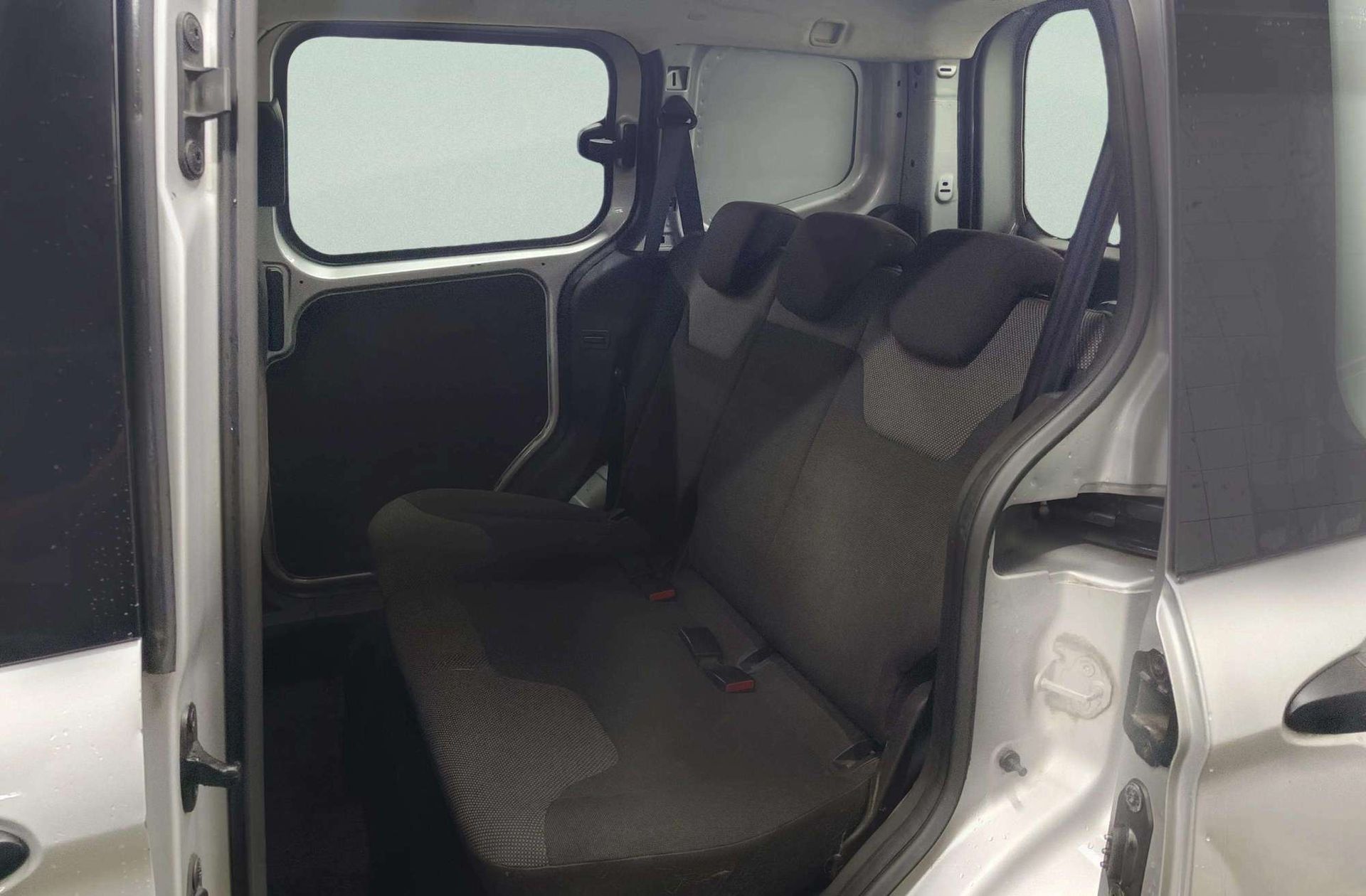 Ford Tourneo Courier 1.5 TDCi Ambiente - foto 9