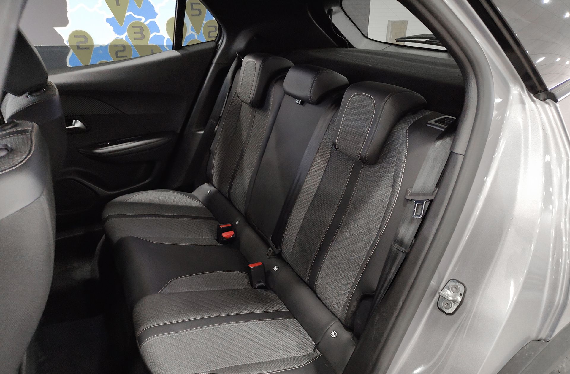 Peugeot 2008 Allure Hybrid eDCS6 - foto 13