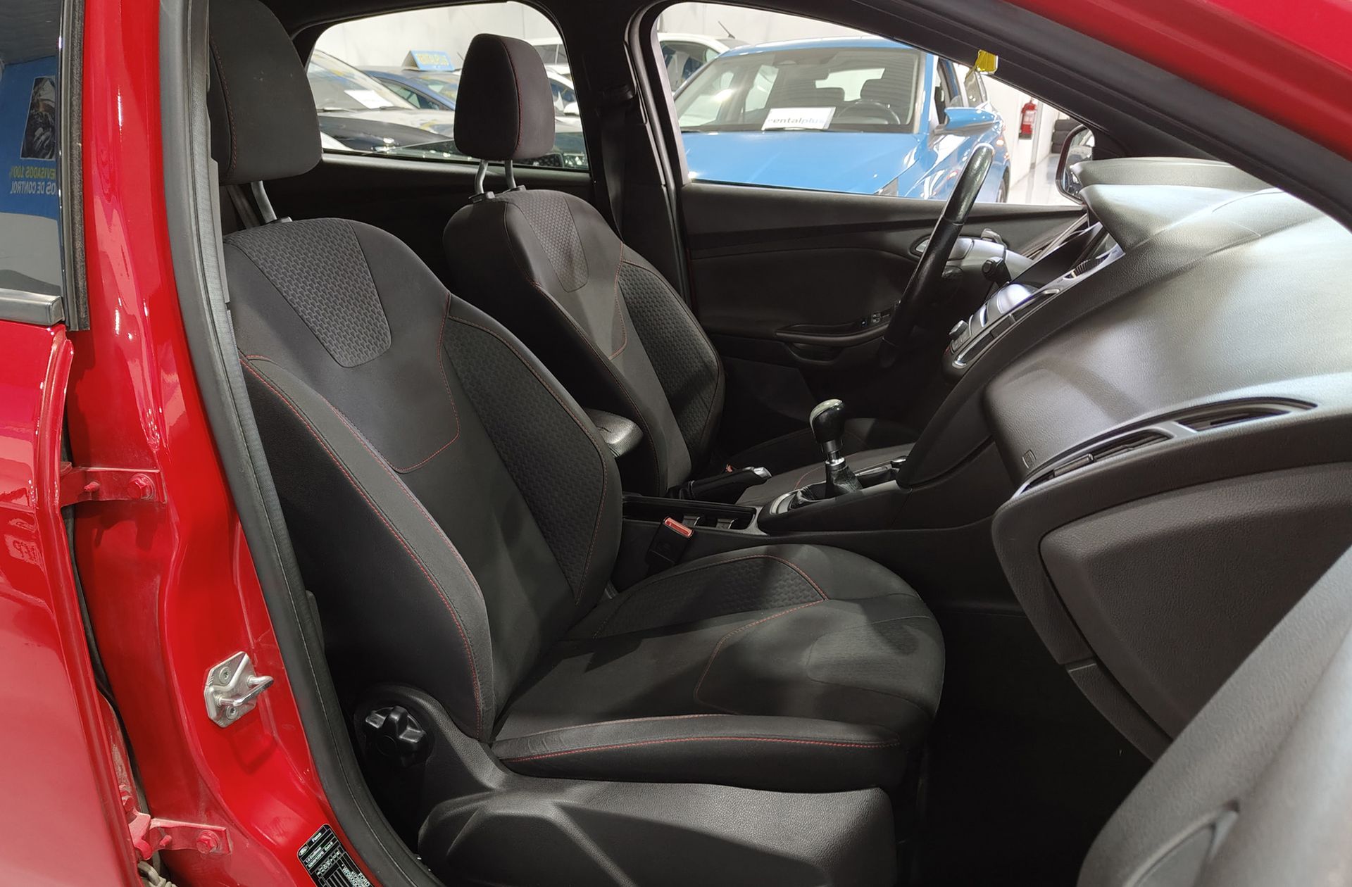 Ford Focus 1.0 EcoBoost ST-Line - foto 18