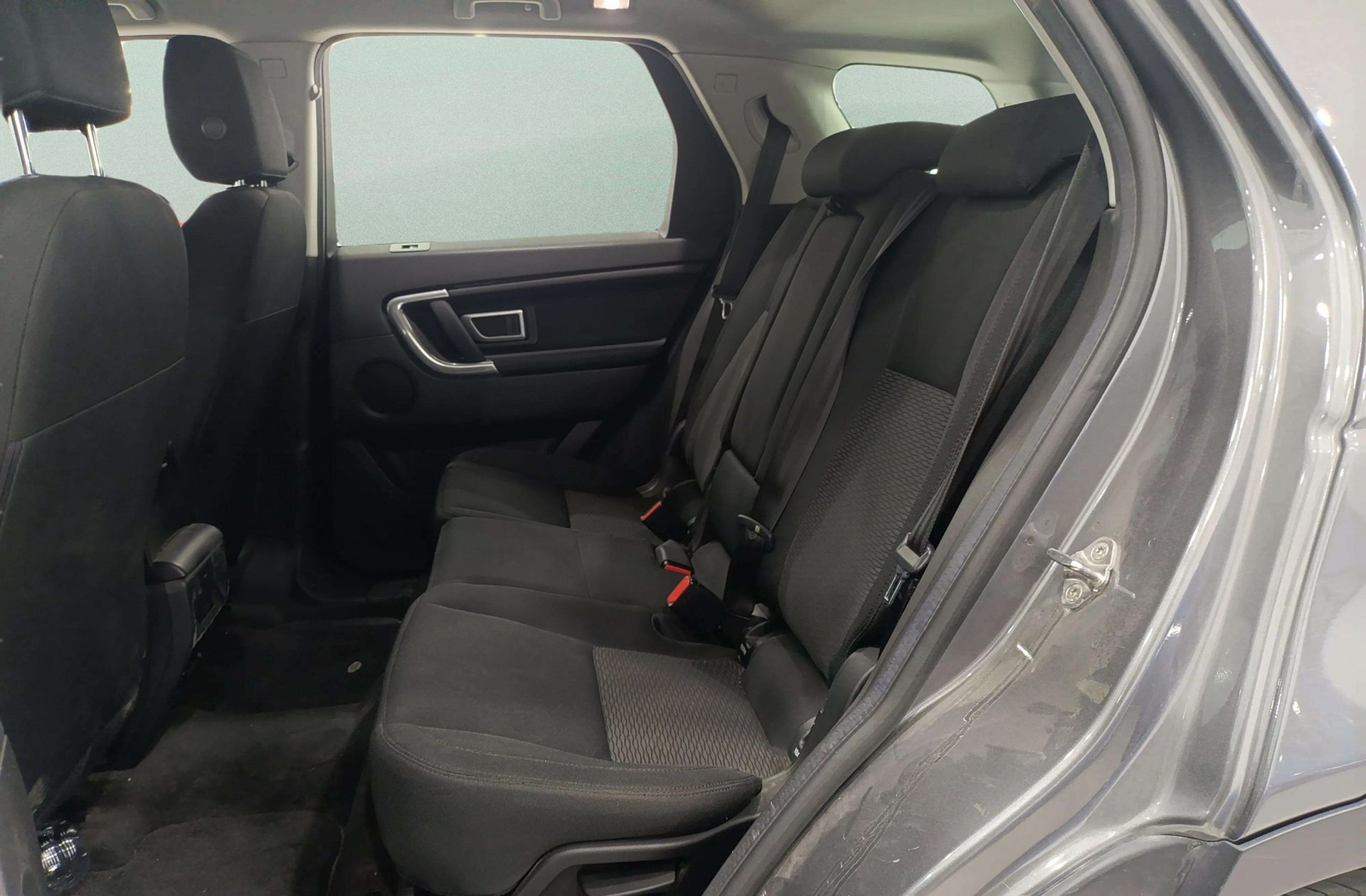Land Rover Discovery Sport 2.0L TD4 SE 4x4 - foto 12