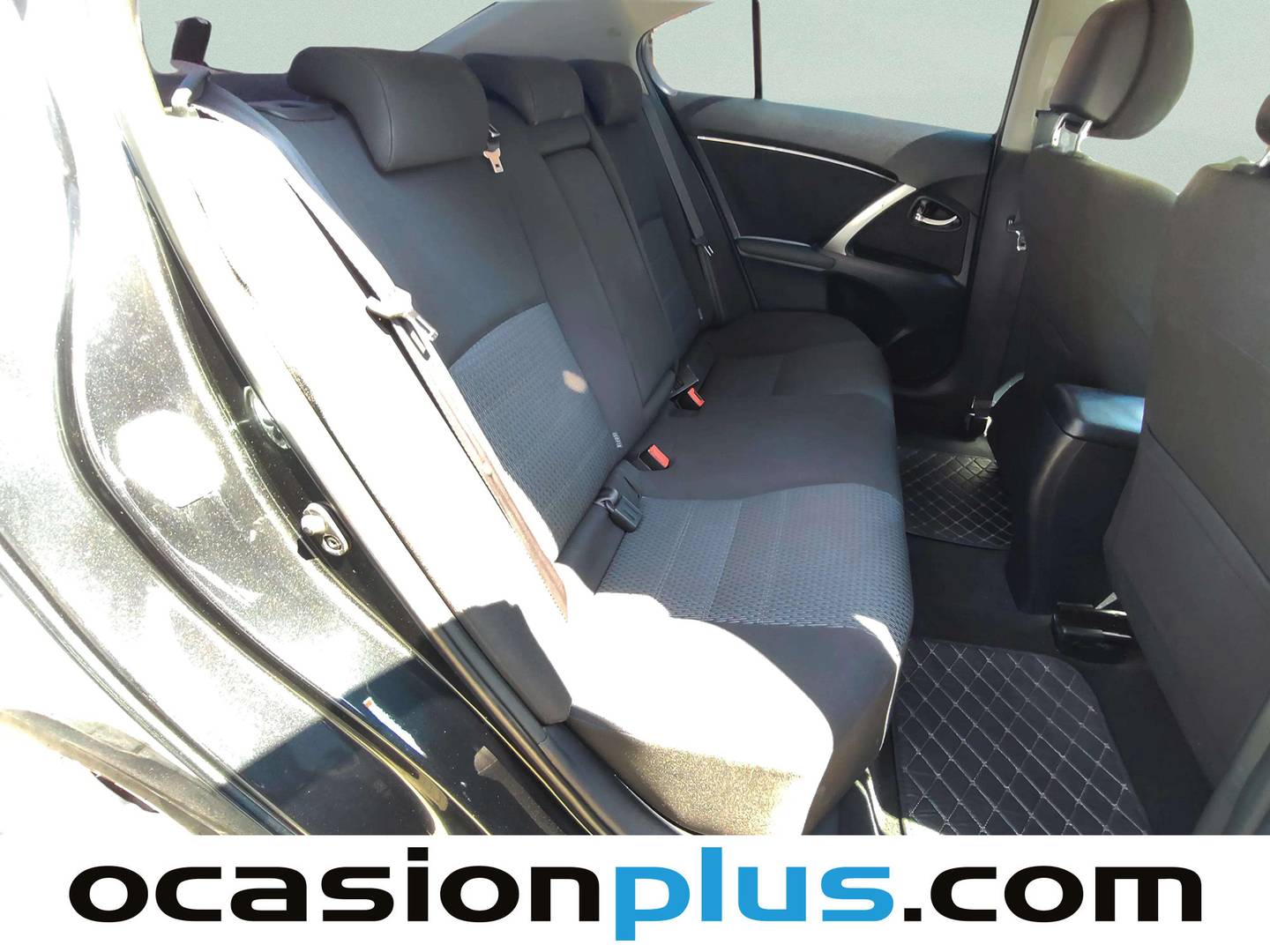 Foto Toyota Avensis Toyota Avensis 120 D Advance (124 CV) siete plazas