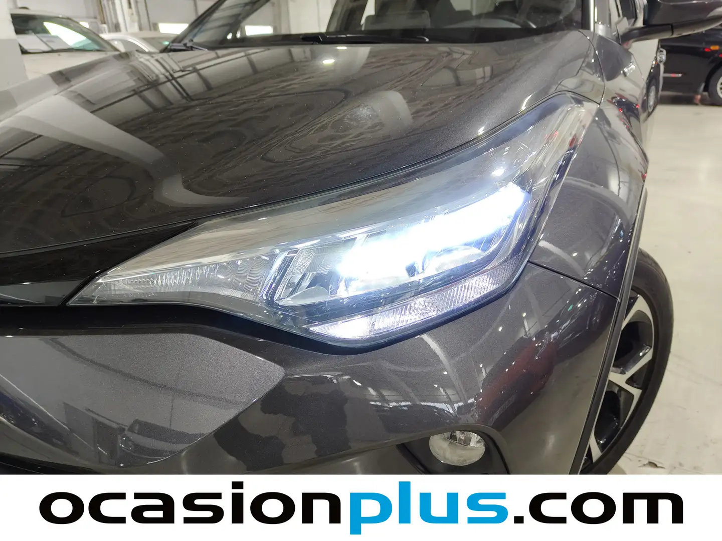 Foto Toyota C-HR Toyota C-HR 1.8 125H Advance (122 CV)