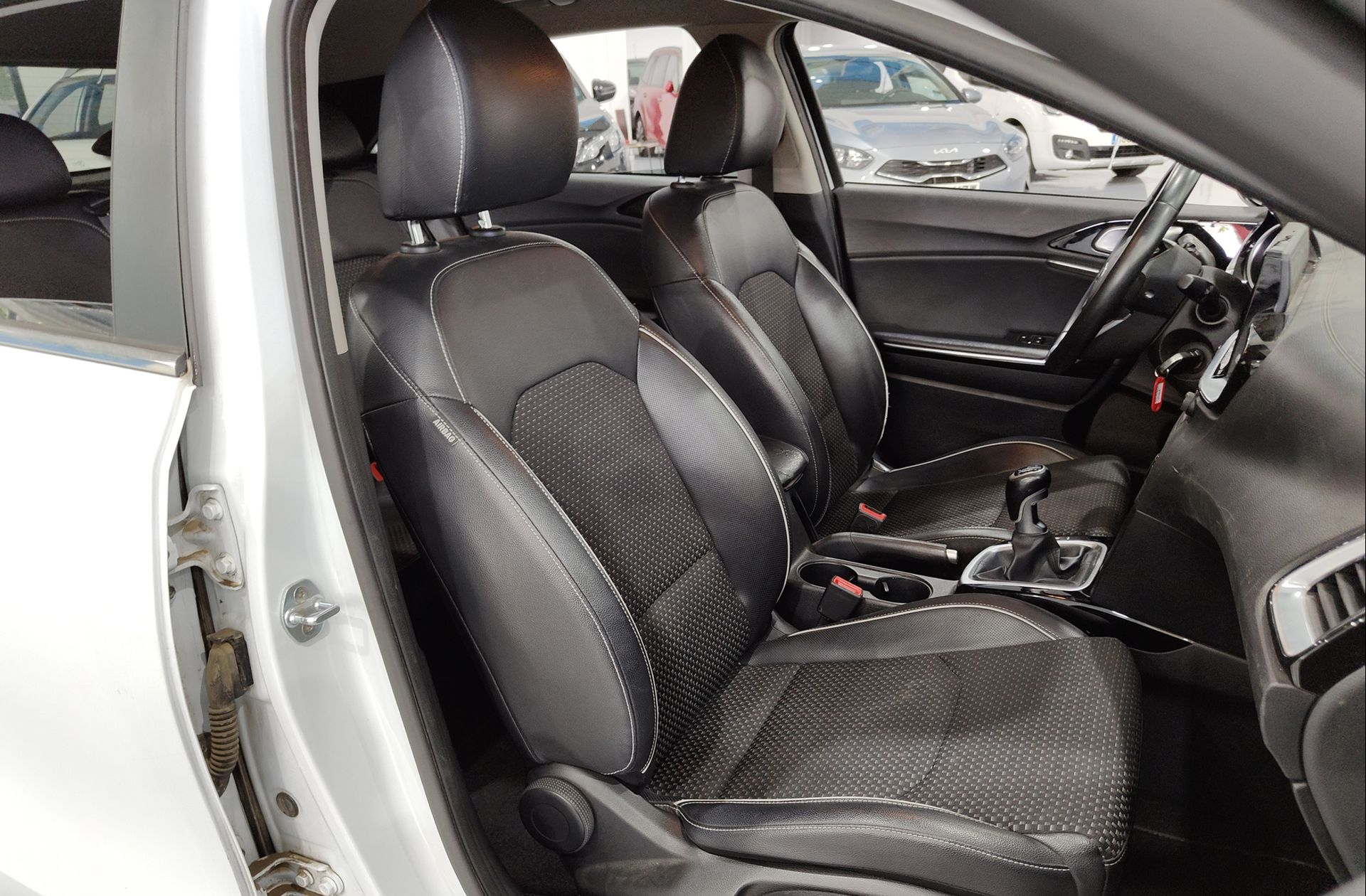 Kia Ceed 1.0 T-GDi Tech - foto 19