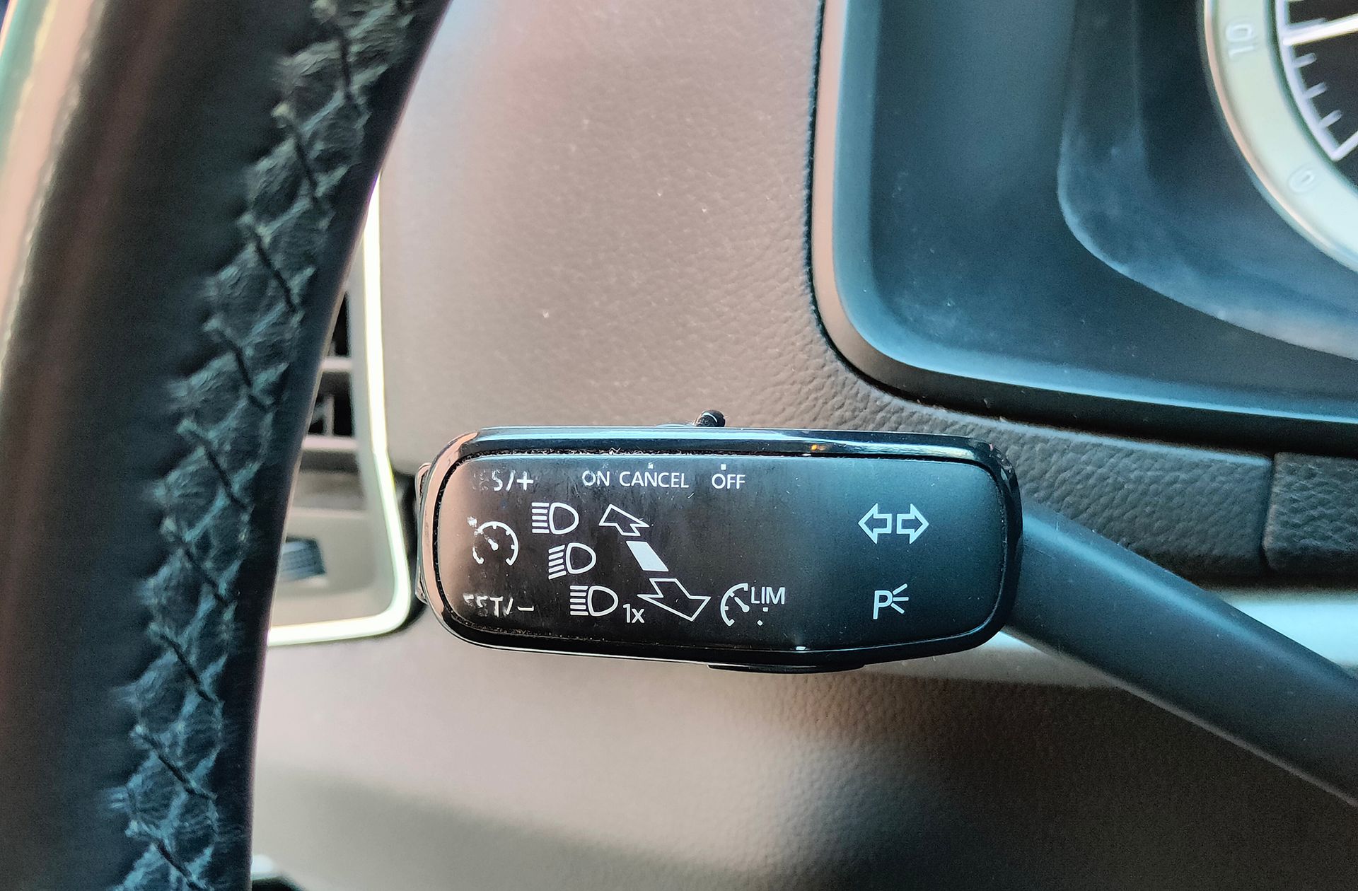 Škoda Karoq 1.0 TSI Ambition - foto 24