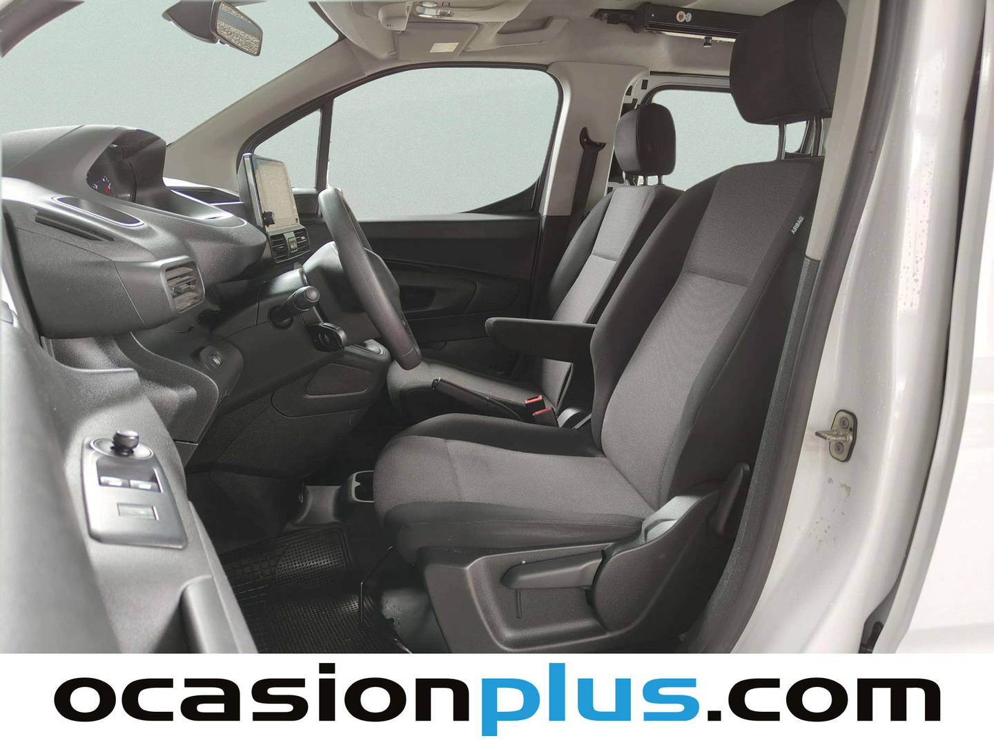 Foto asientos delanteros Peugeot Partner Peugeot Partner Furgon BlueHDi 130 DC Dangel Standard 4X4 (130 CV)