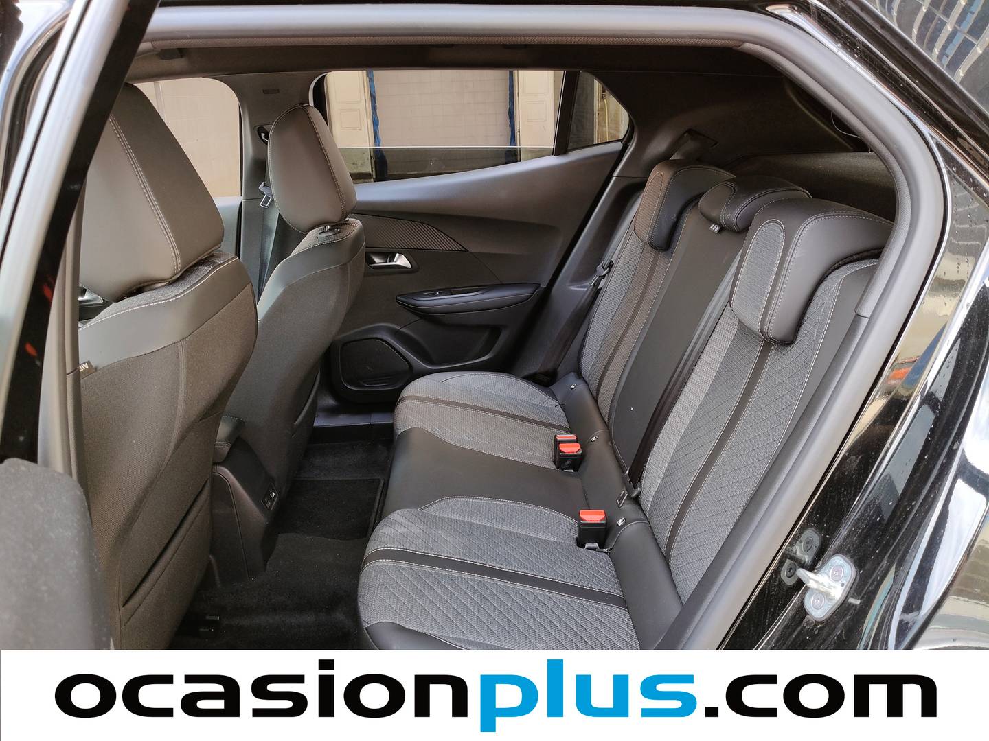 Foto asientos traseros Peugeot 2008 Peugeot 2008 Allure Hybrid eDCS6 (136 CV)