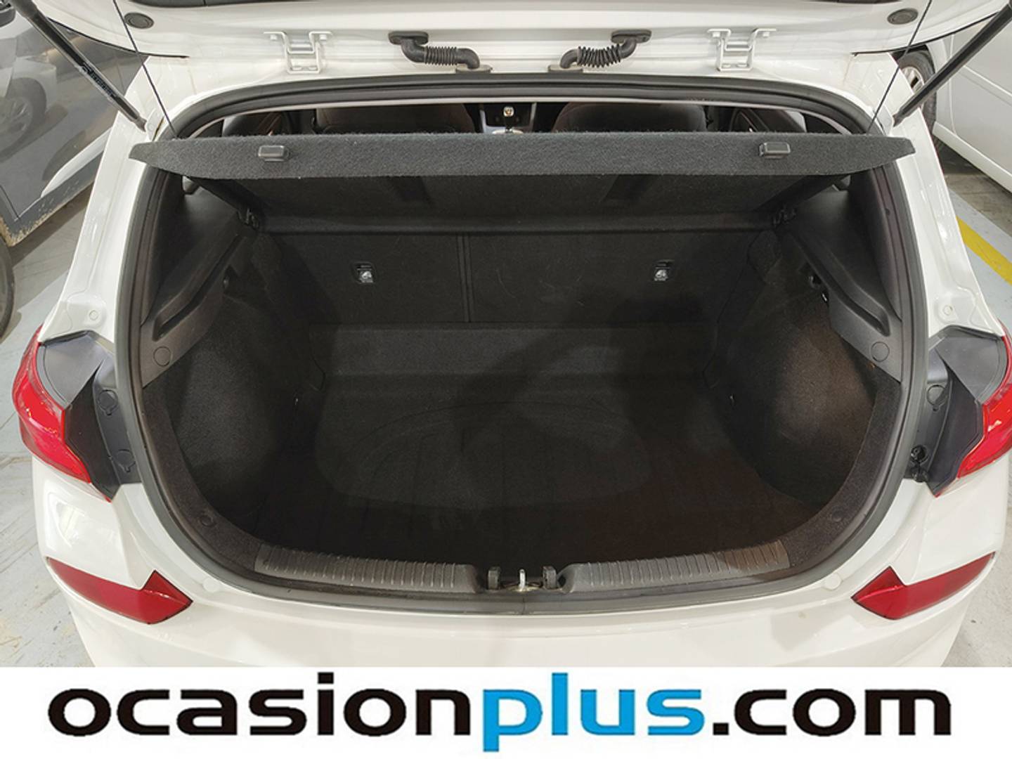 Foto Hyundai i30 Hyundai i30 1.4 MPI Essence (100 CV)