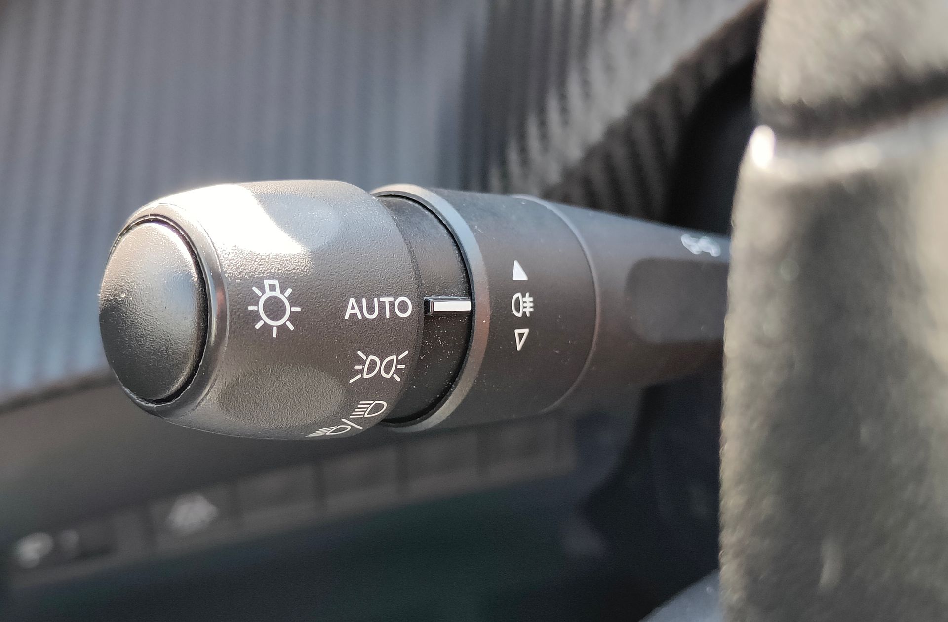 Peugeot 208 BlueHDi 100 Allure Pack - foto 25