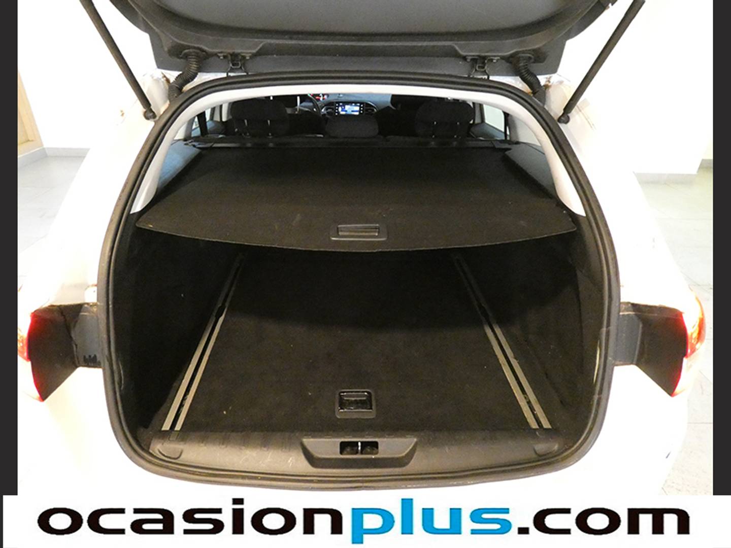 Foto Peugeot 308 Peugeot 308 SW SW 1.2 PureTech Allure EAT6 (130 CV)