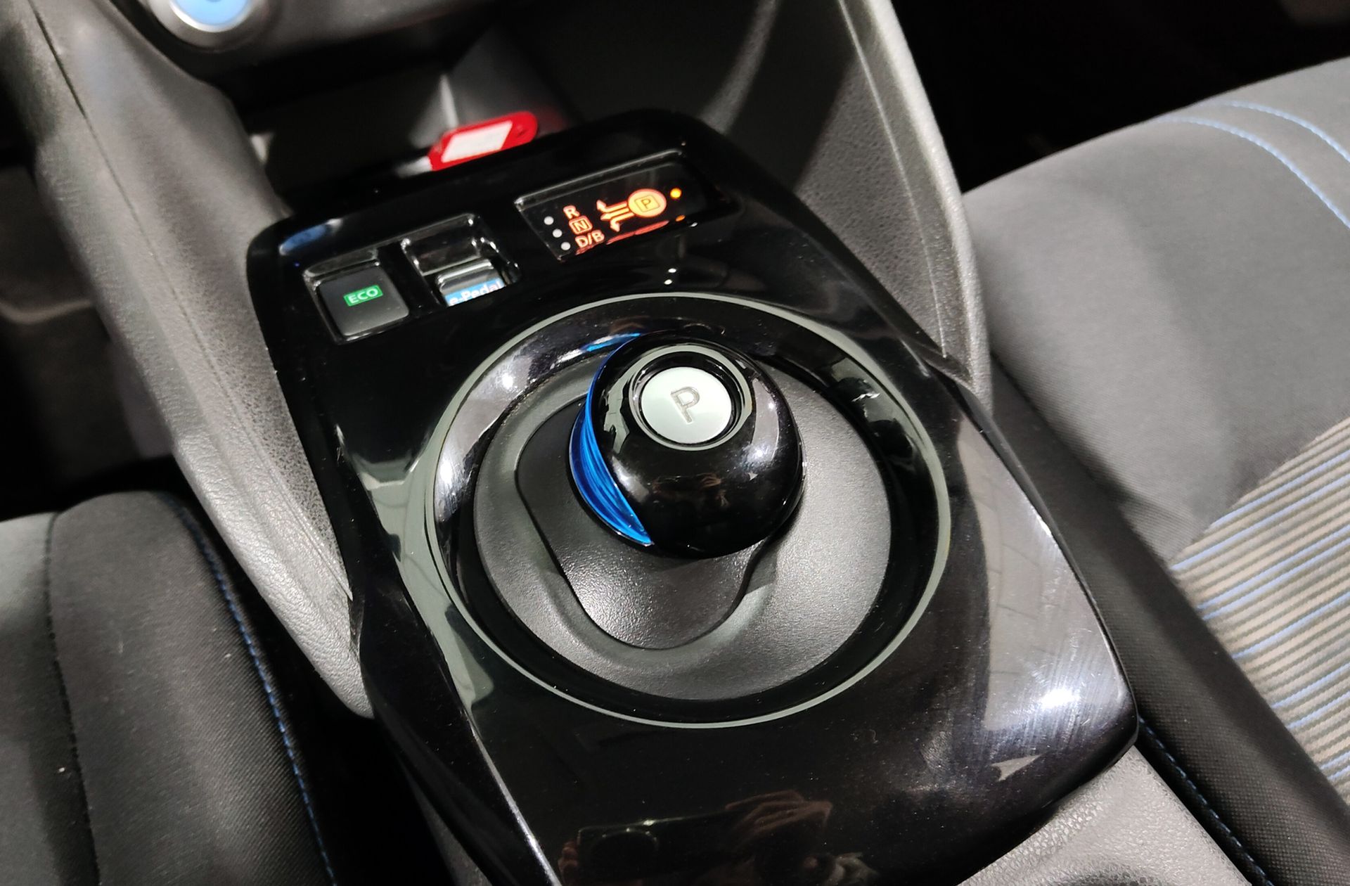 Nissan Leaf 40kWh N-Connecta Bitono - foto 5