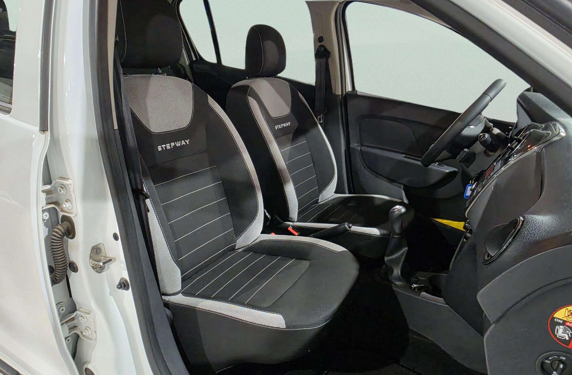 Dacia Sandero Stepway Essential 1.0 - foto 14