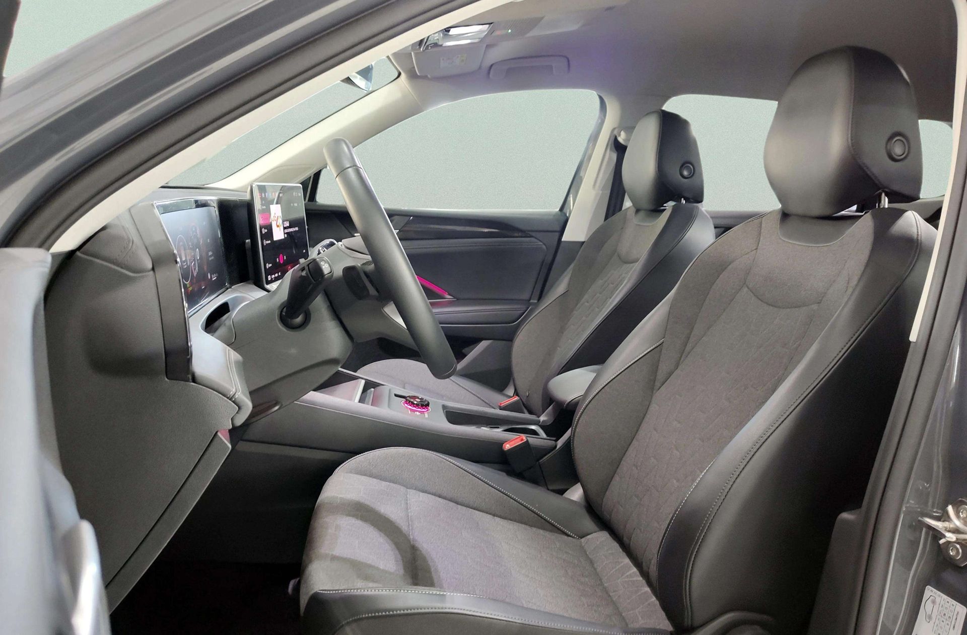 Volkswagen Tiguan ``Más`` 1.5 eTSI DSG - foto 10