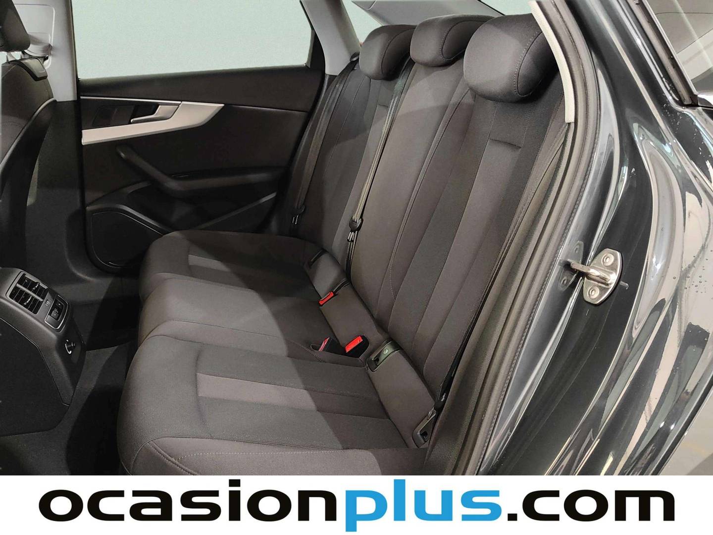 Foto asientos traseros Audi A4 Audi A4 S line edition 1.4 TFSI (150 CV)