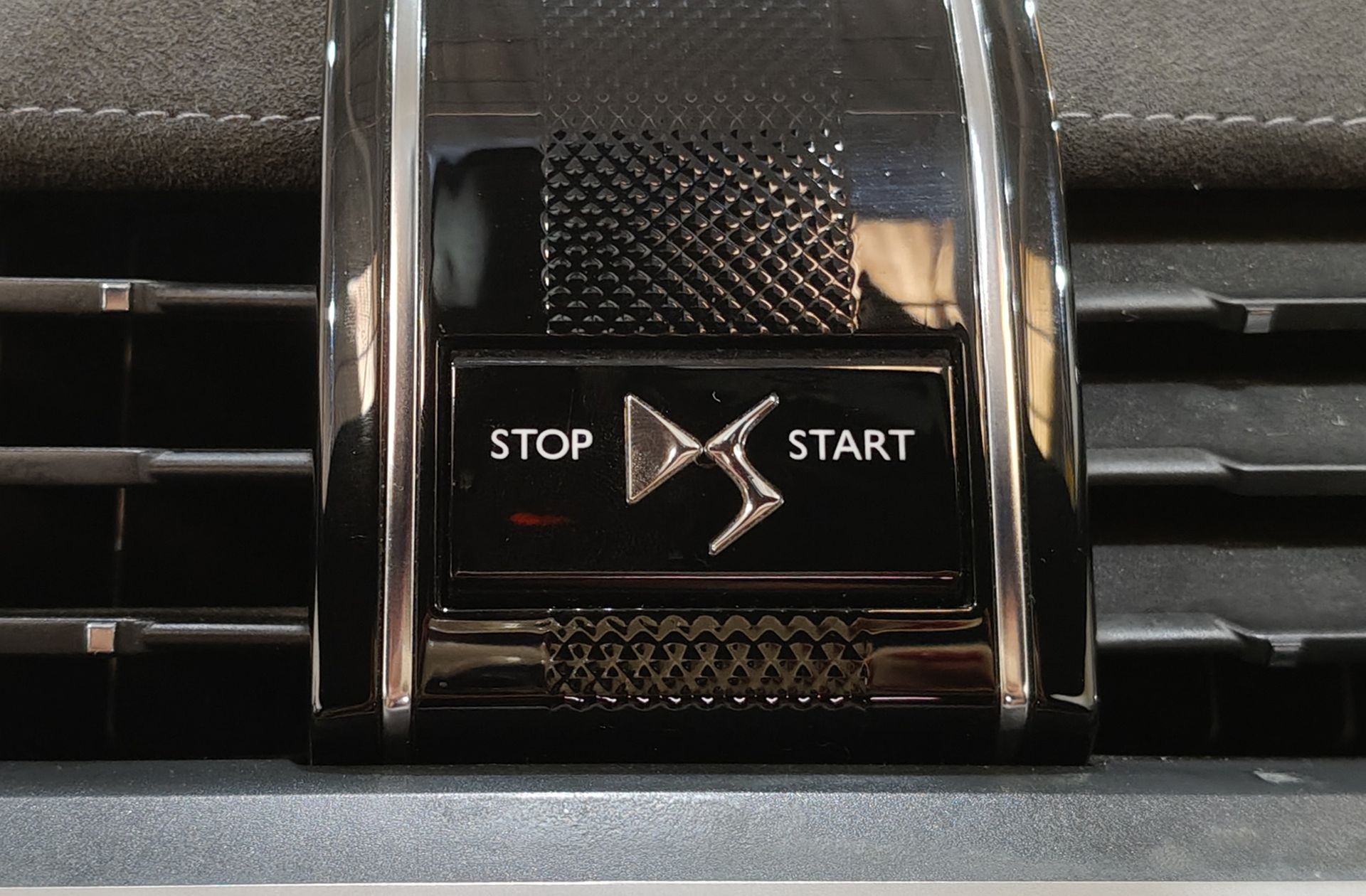 DS 7 Crossback BlueHDi 180 Performance Line - foto 40