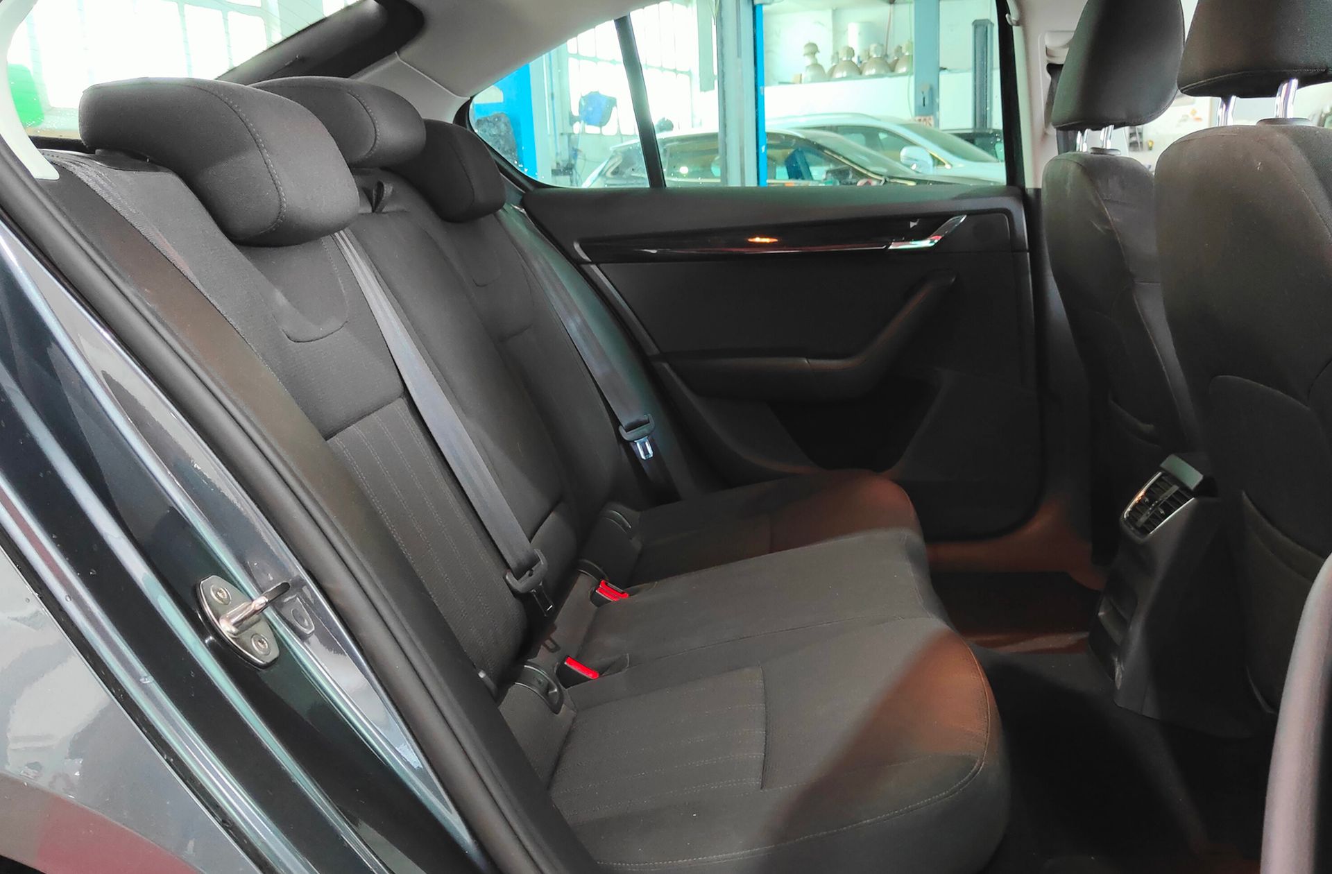 Škoda Octavia 1.4 TSI Style DSG - foto 15