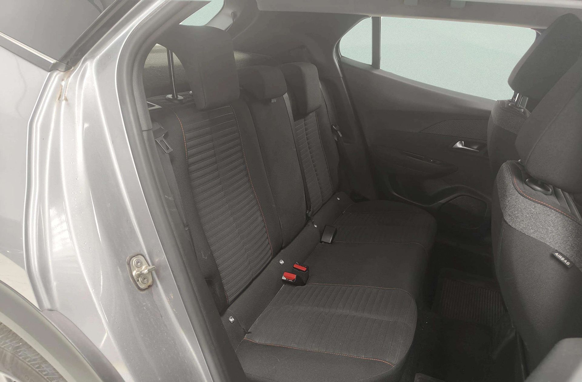 Peugeot 2008 BlueHDi 100 Active - foto 17