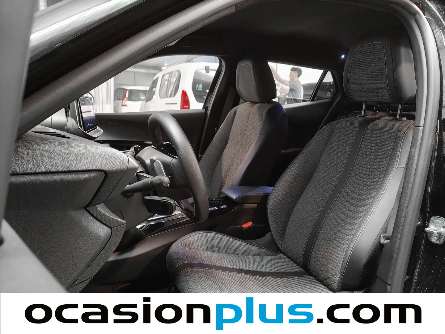 Foto Peugeot 2008 Peugeot 2008 Allure Hybrid eDCS6 (145 CV)