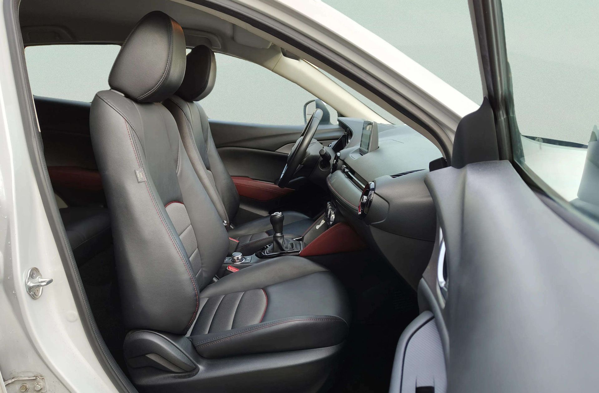 Mazda CX-3 2.0 Skyactiv GE Luxury 2WD - foto 17