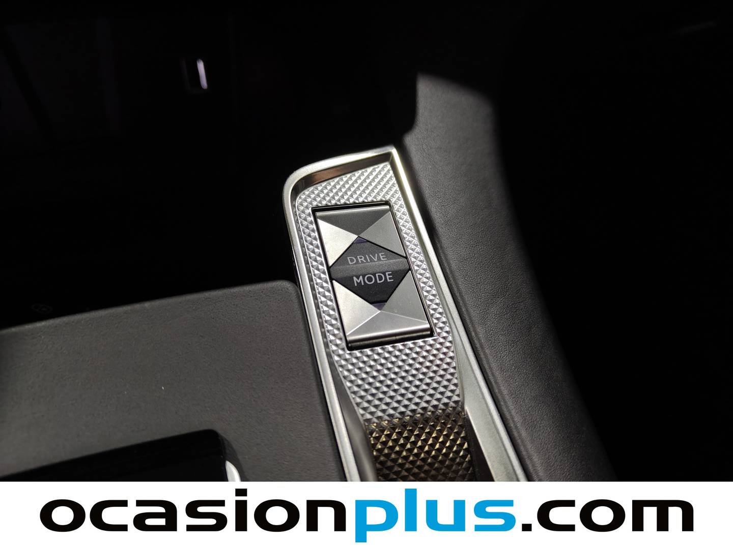 Foto DS DS 7 Crossback E-Tense DS DS7 Crossback E-Tense 225 Grand Chic Auto  (225 CV)