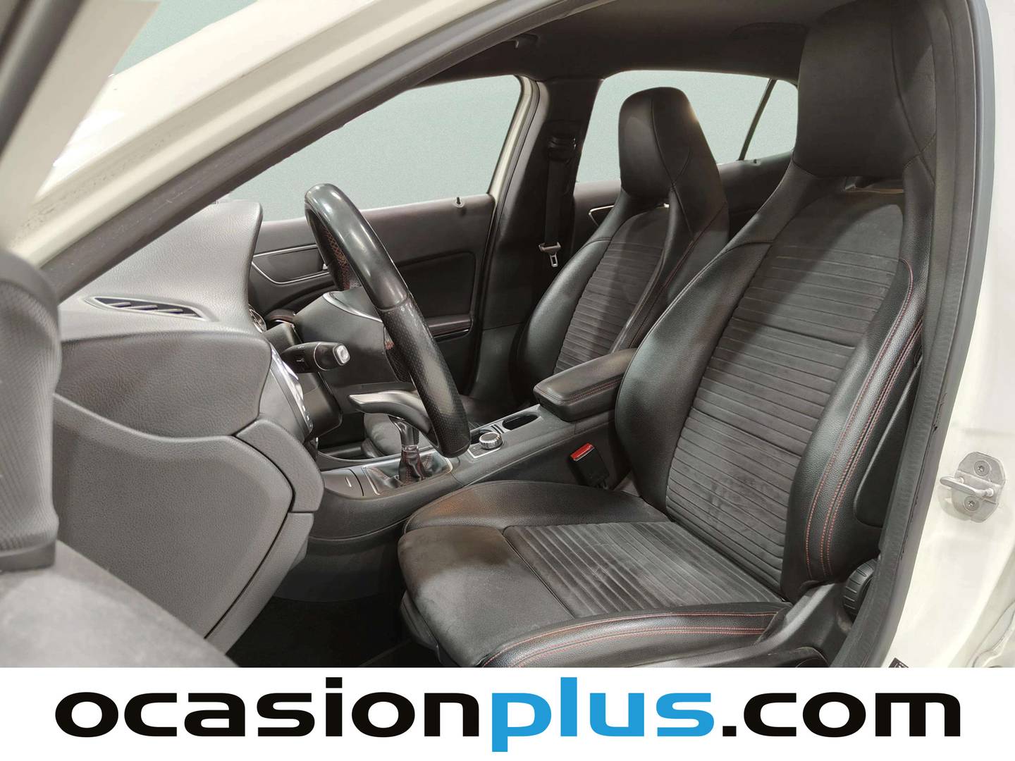 Foto asientos delanteros Mercedes GLA Mercedes GLA GLA 200 d Urban (136 CV) Paquete AMG