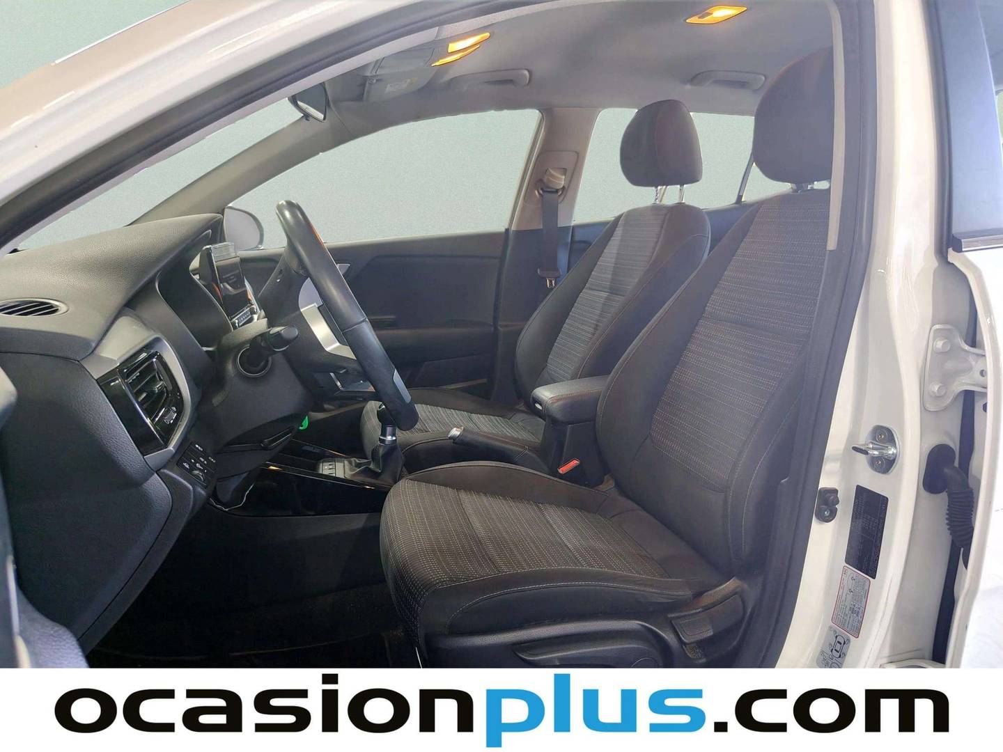 Foto asientos delanteros KIA Stonic KIA Stonic 1.2 DPi Drive (84 CV)