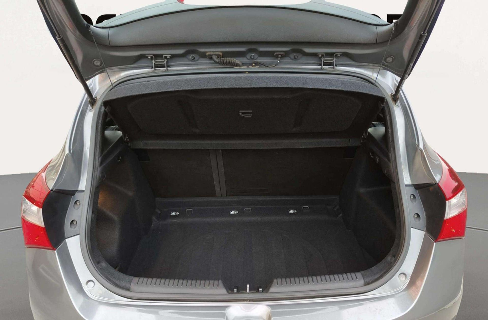 Hyundai i30 1.6 GDi BlueDrive Tecno - foto 13