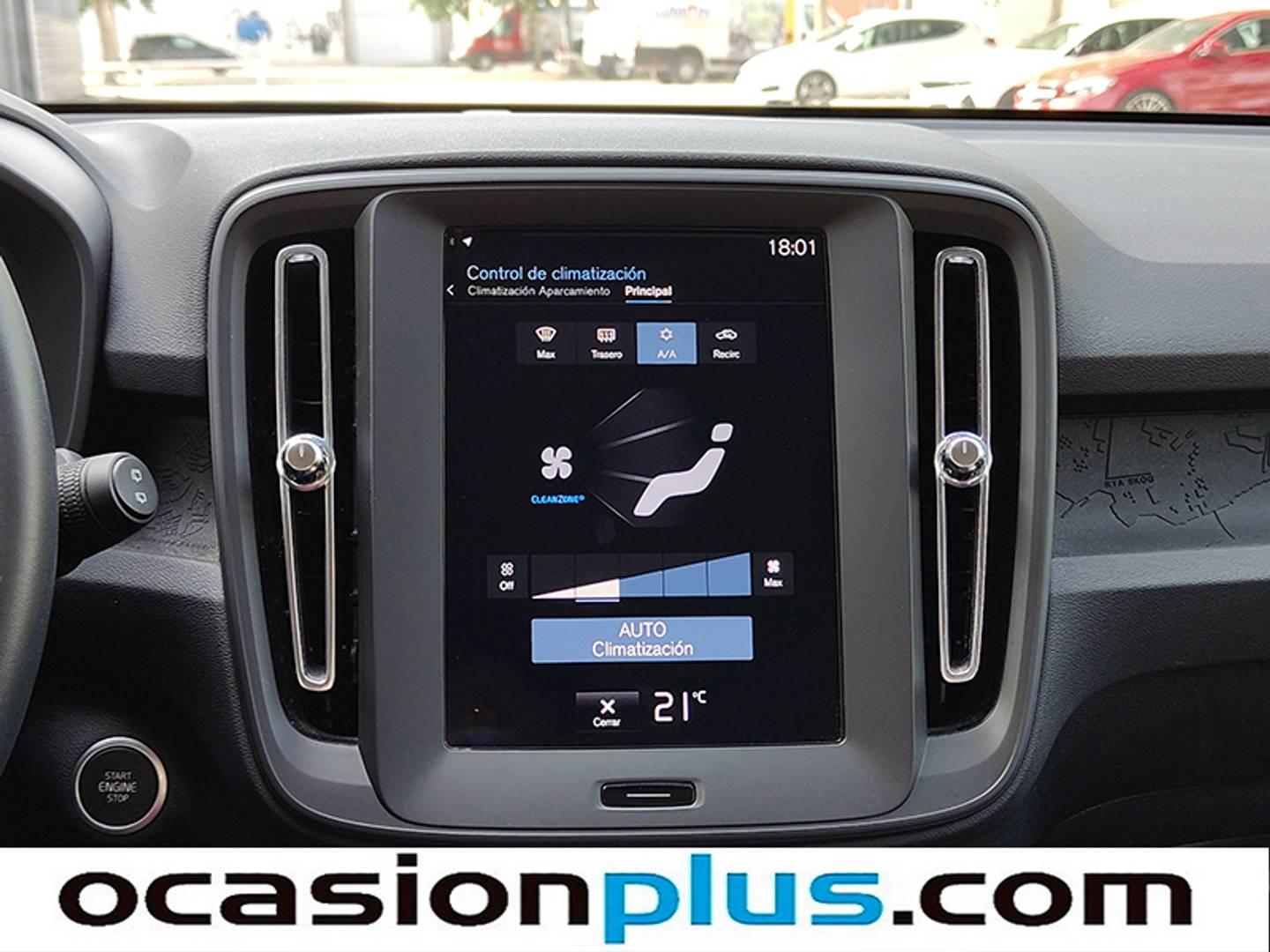 Foto Volvo XC40 Volvo XC40 T2 Essential Auto (129 CV)