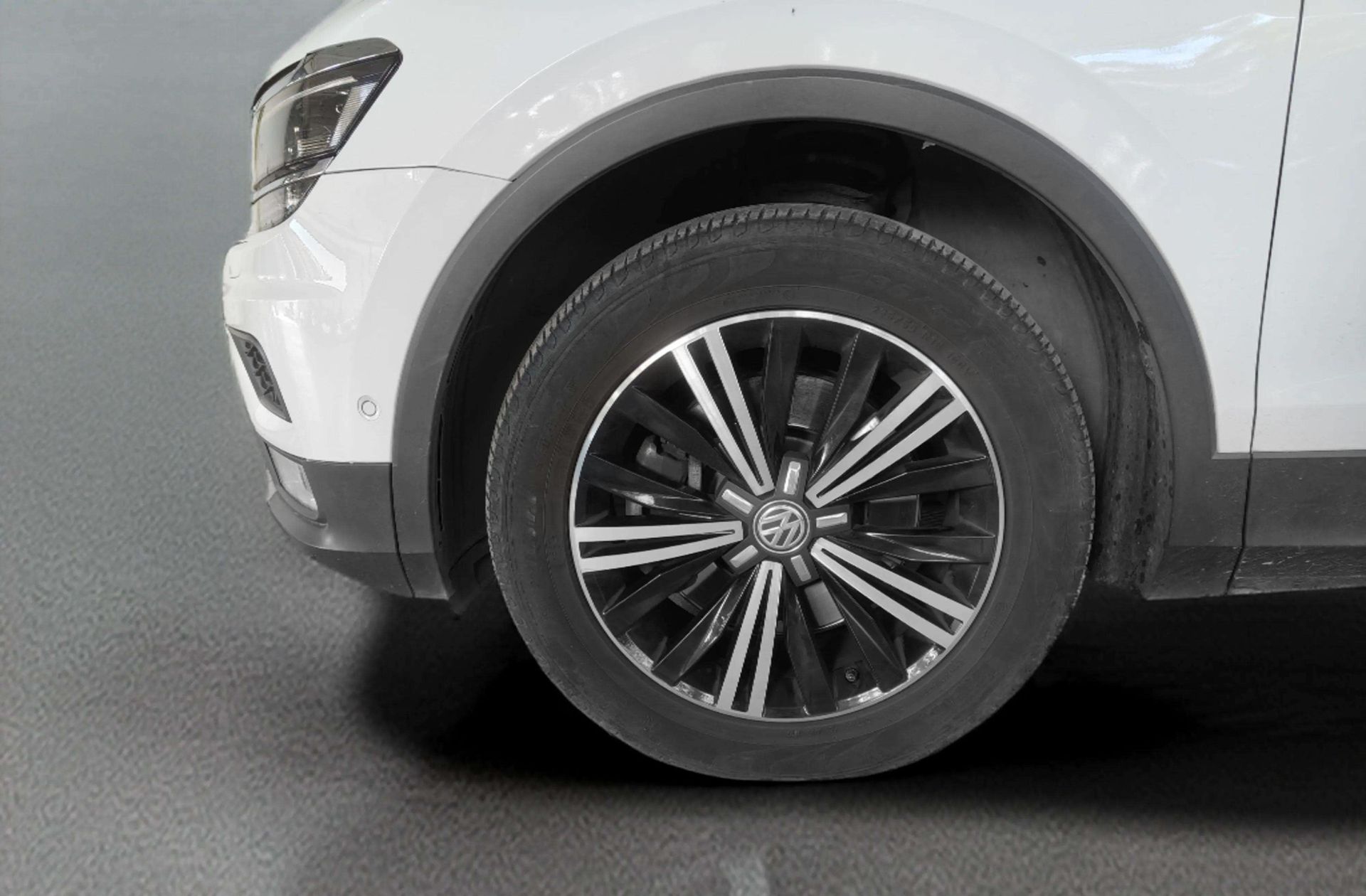 Volkswagen Tiguan 2.0 TSI 4Motion BMT DSG - foto 37