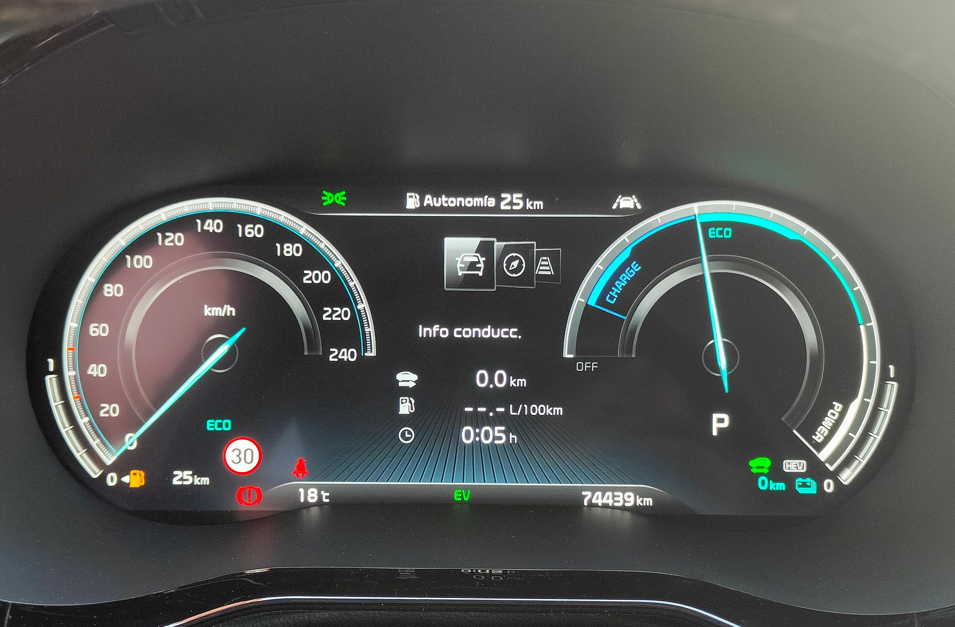 Kia XCeed 1.6 GDi PHEV eMotion - foto 27