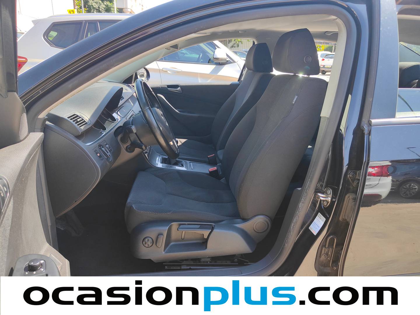 Foto asientos delanteros Volkswagen Passat Volkswagen Passat 2.0 TDI DPF Edition Plus (110 CV)