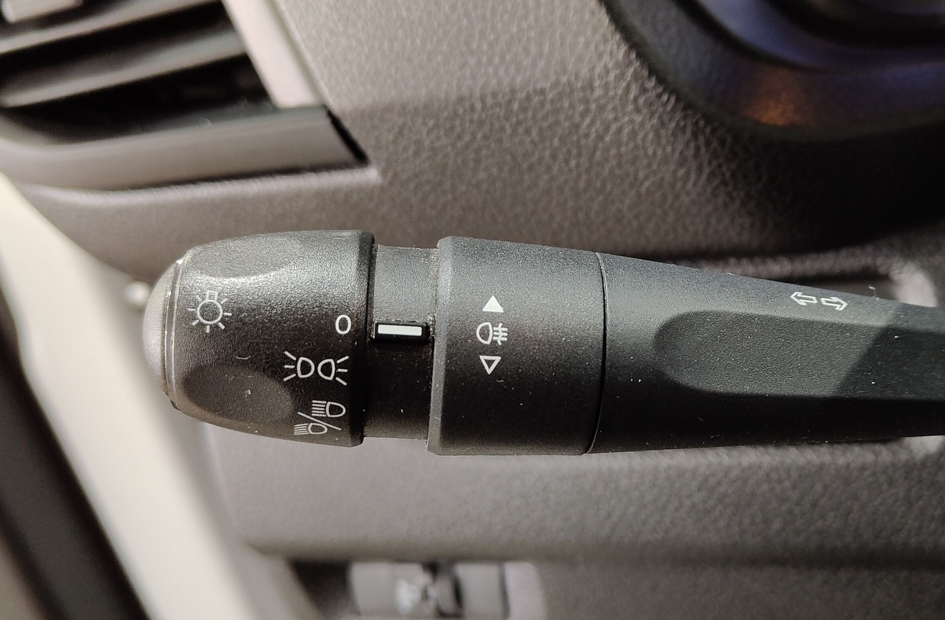 Fiat Scudo Furgon 1.5 BlueHDi L2 3 plazas - foto 22