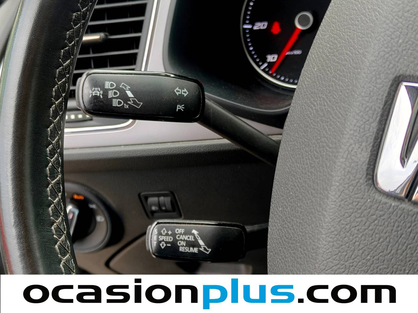 Equipamiento del Seat León Seat León ST 1.6 TDI S&S Style Plus (115 CV)