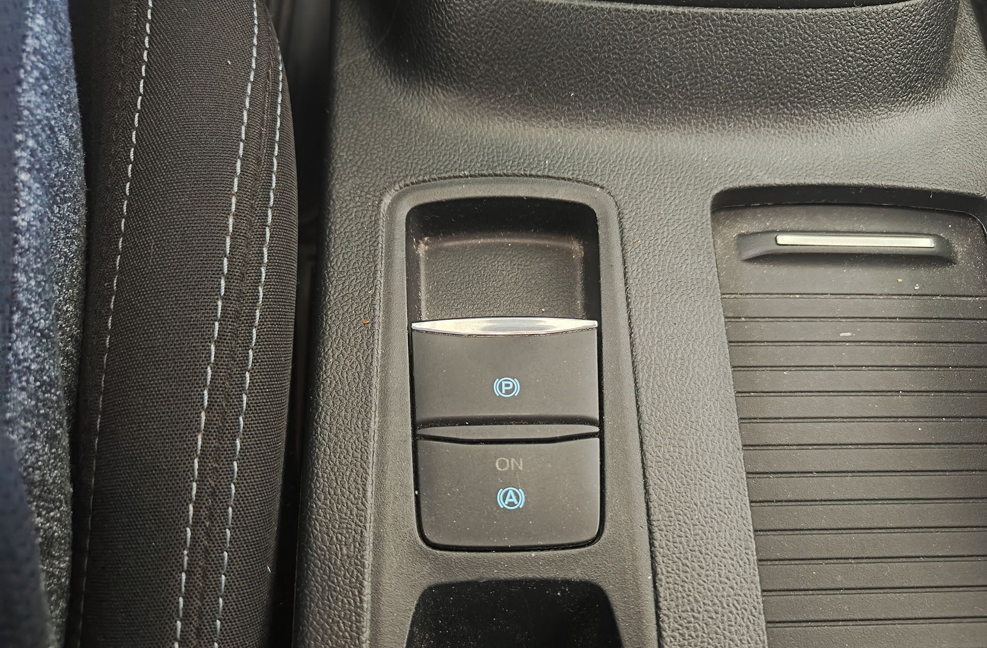 Ford Focus 1.0 EcoBoost Active - foto 33