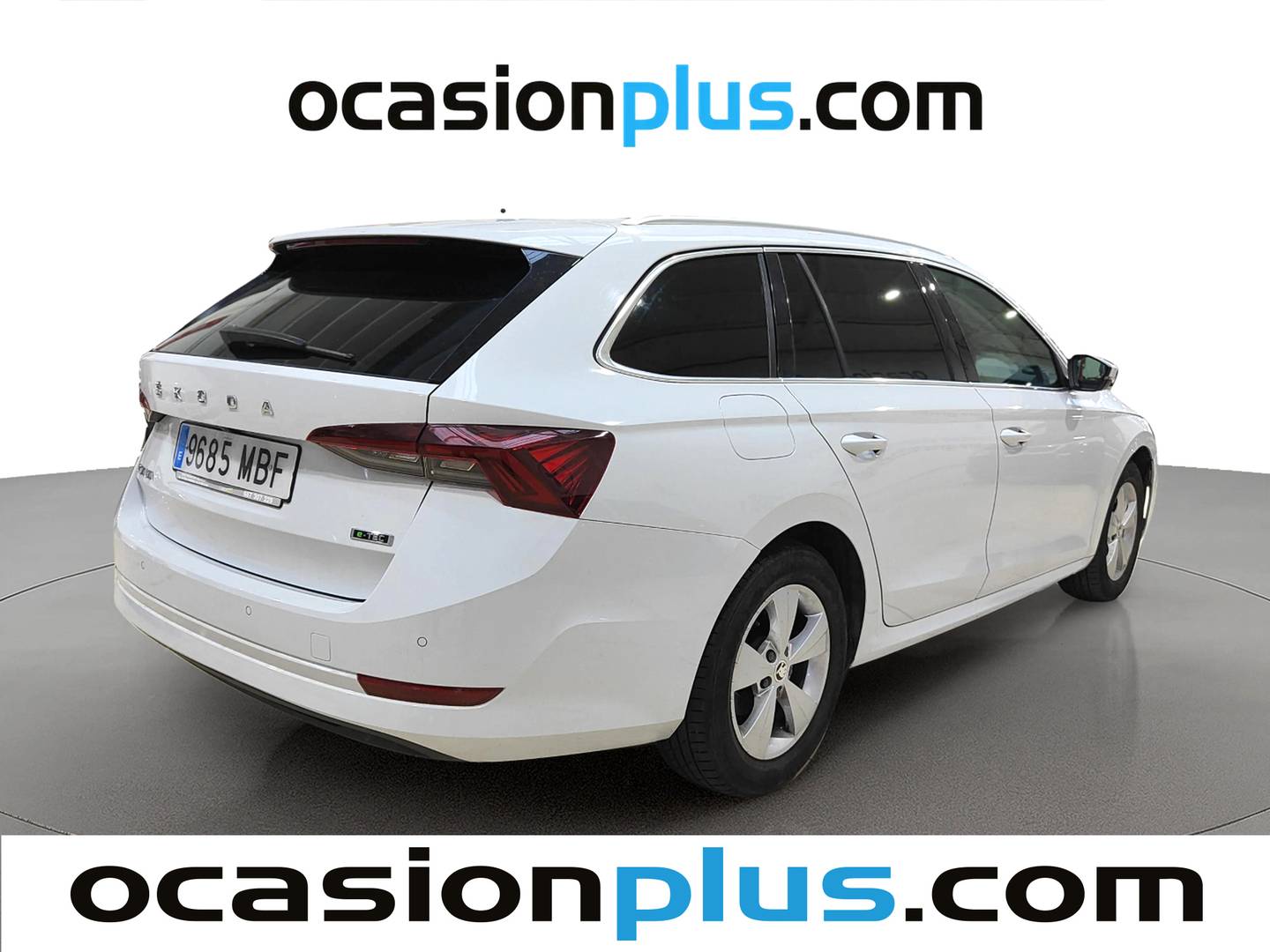 Foto trasera Skoda Octavia Skoda Octavia Combi 1.0 TSI mHEV Ambition DSG (110 CV) derecha