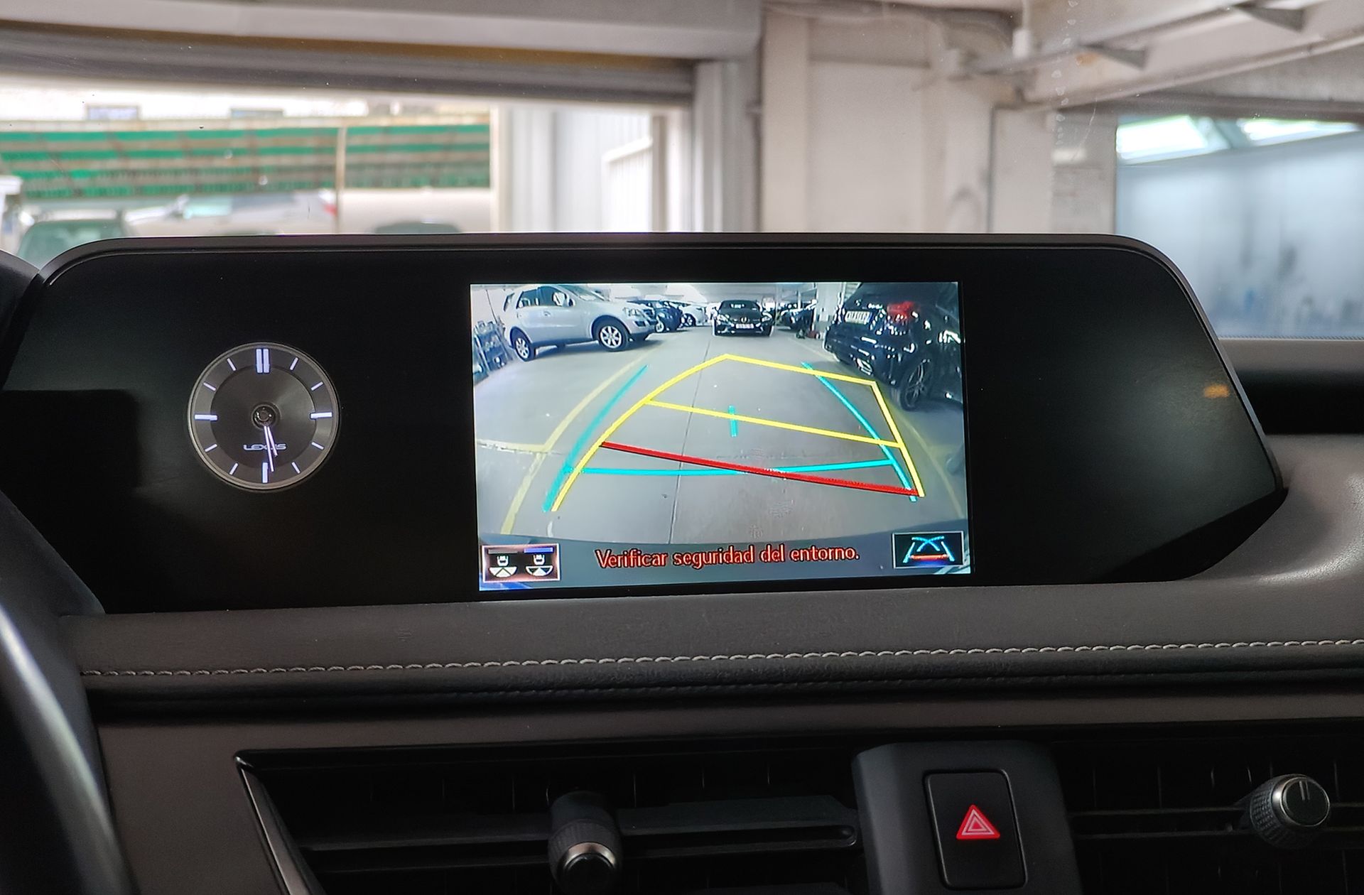 Lexus UX 250h Business 2WD - foto 7