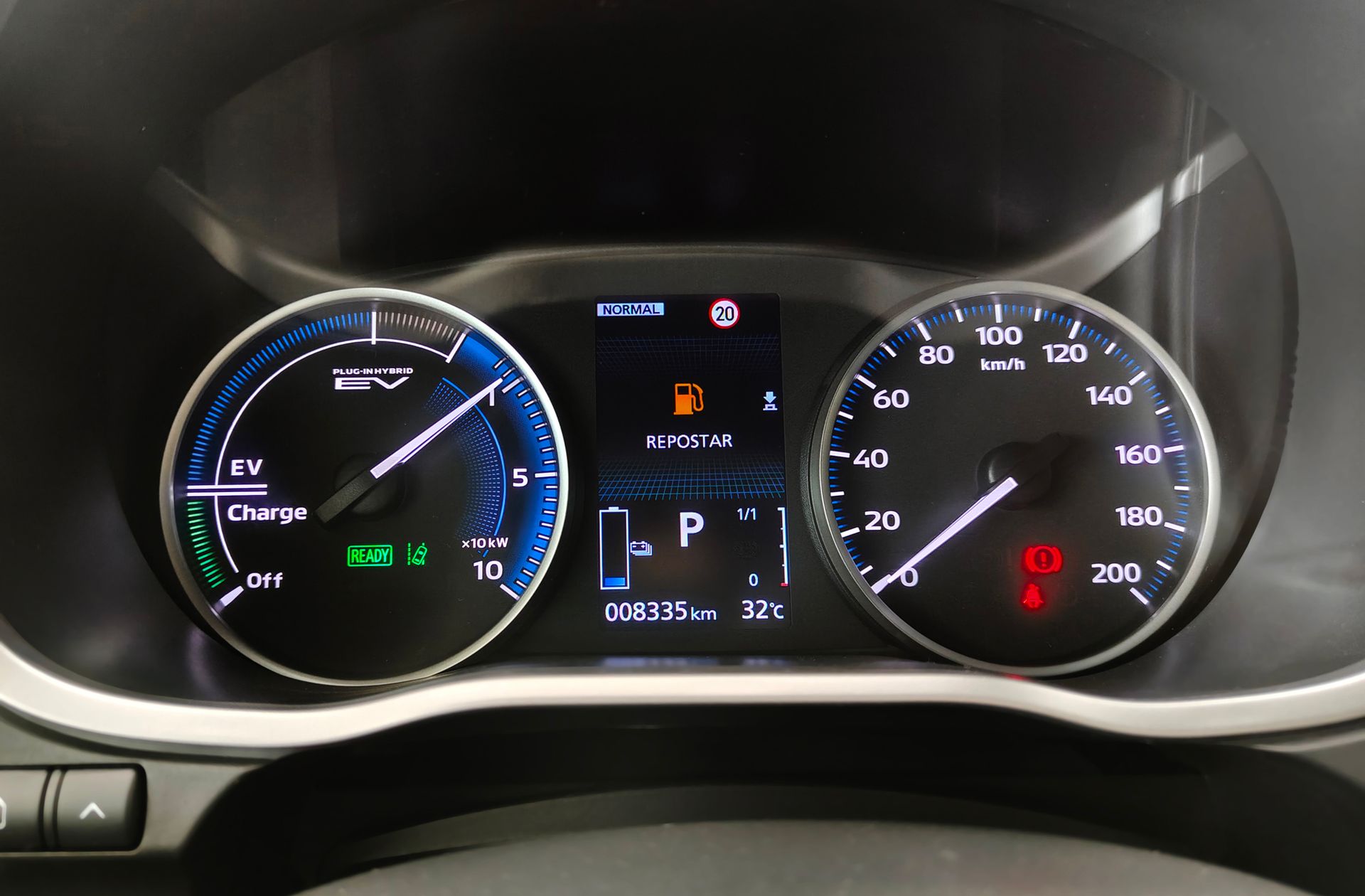 Mitsubishi Eclipse Cross 2.4 PHEV Kaiteki 4WD - foto 28