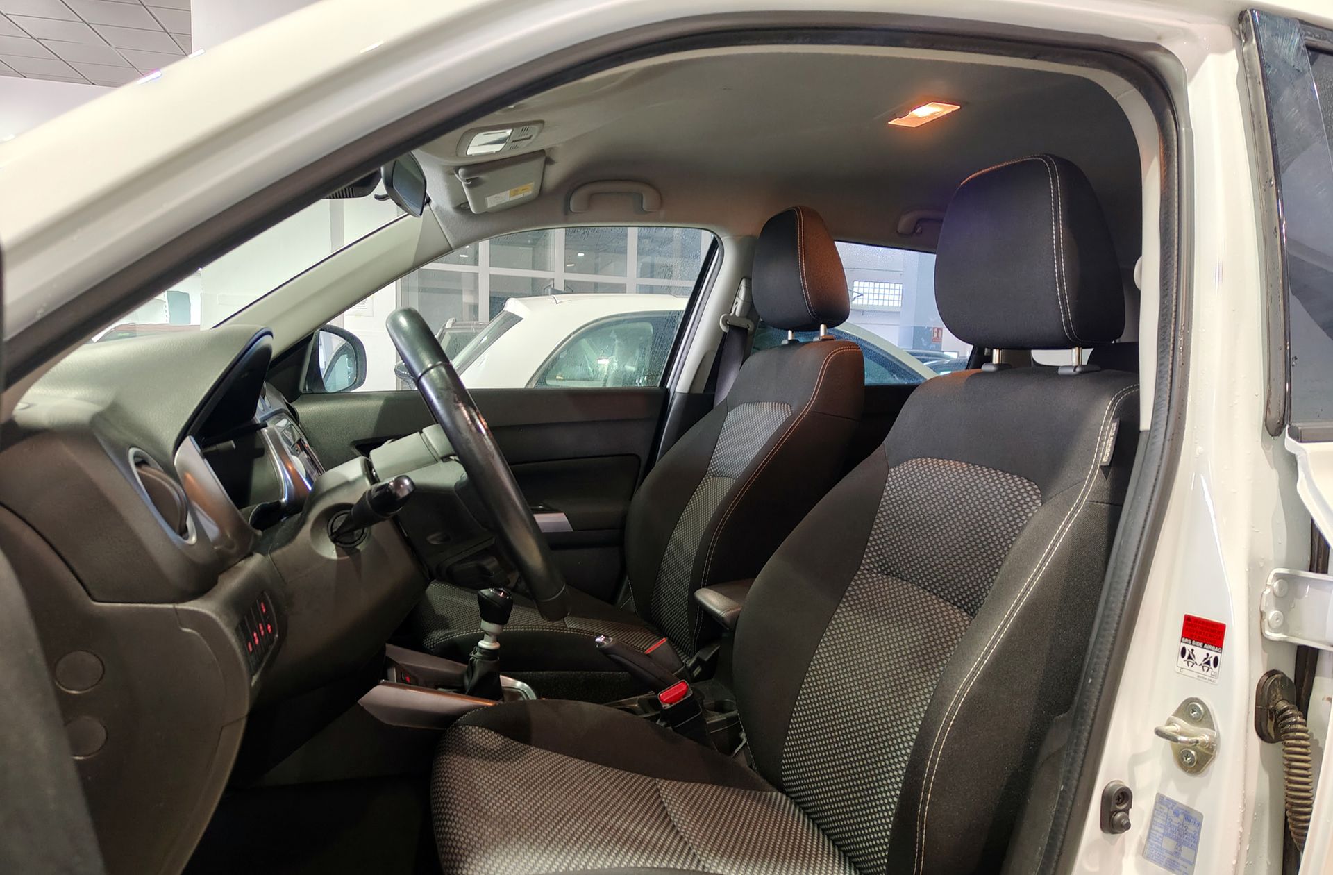 Suzuki Vitara 1.4 Turbo Mild Hybrid GLE - foto 11
